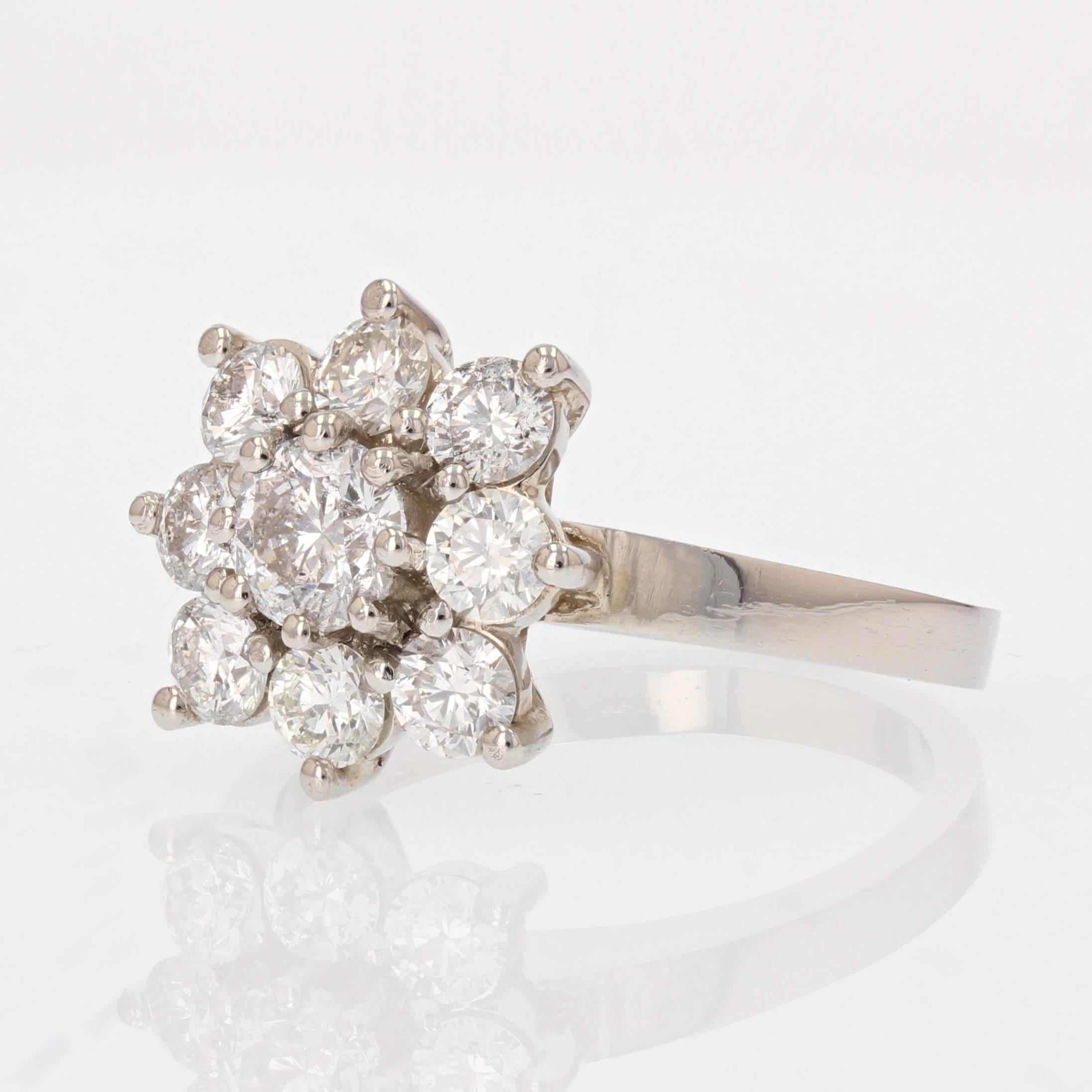 French Modern 1.67 Carats Diamonds Platinum Square Daisy Cluster Ring For Sale 2