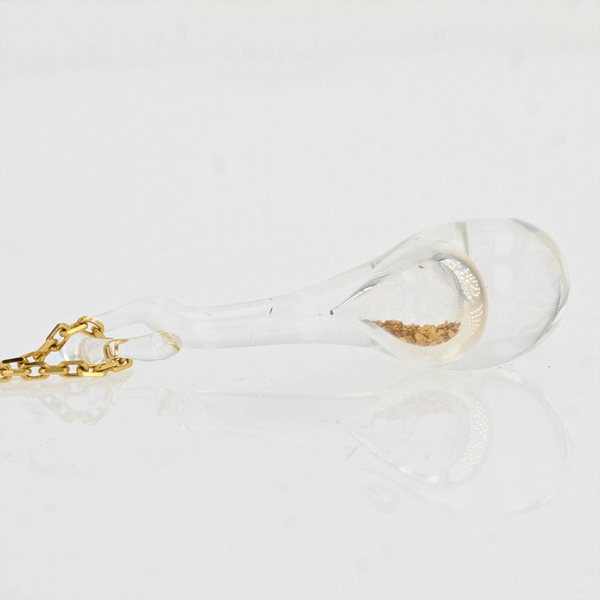 French Modern 18 Karat Gold Chain Glass and Gold Glitter Pendant For Sale 3