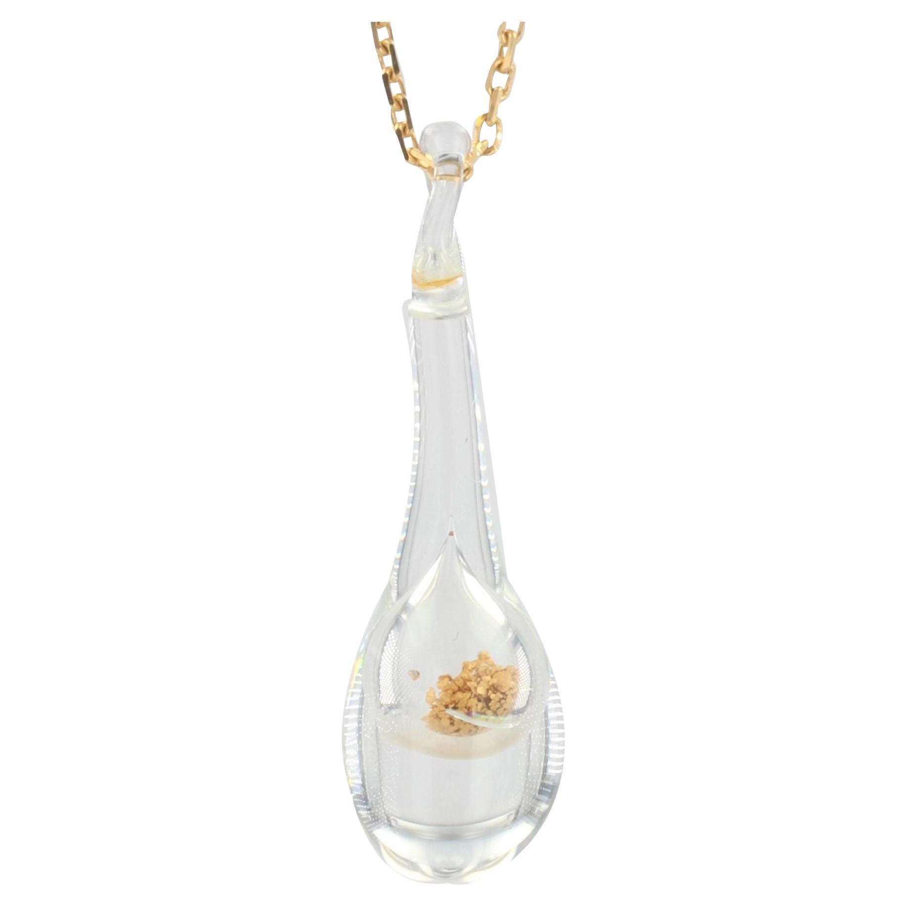 Pendentif moderne français en or 18 carats avec chaîne en verre et paillettes d'or