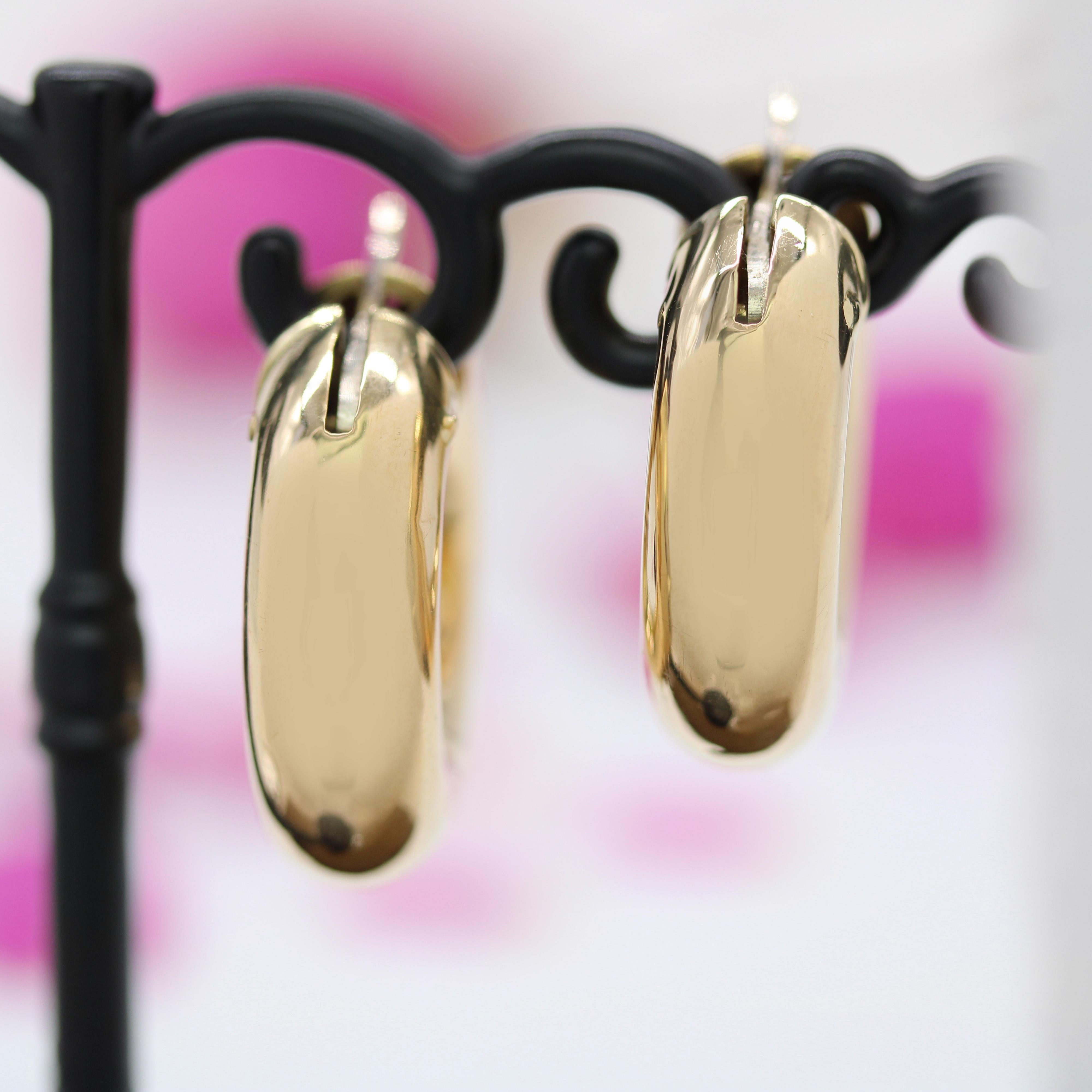 Moderno Orecchini moderni francesi a cerchio in oro giallo 18 carati in vendita