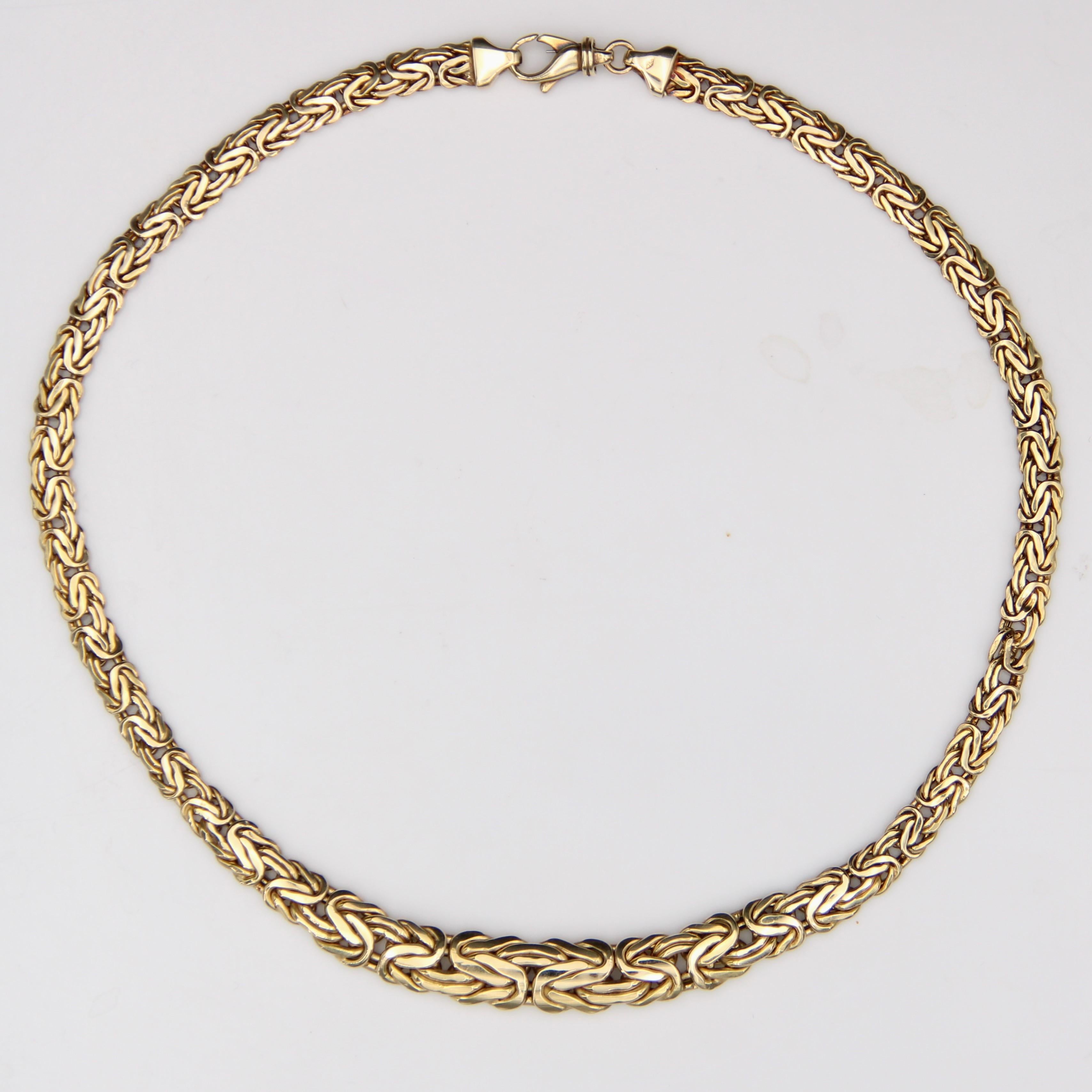 French Modern 18 Karat Yellow Gold Interlaced Flat Mesh Necklace In Good Condition For Sale In Poitiers, FR