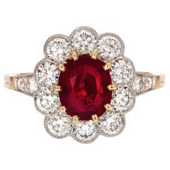 Moderner Gnseblmchen-Cluster-Ring aus 18 Karat Gelbgold mit 2,04 Karat Rubin und Diamanten