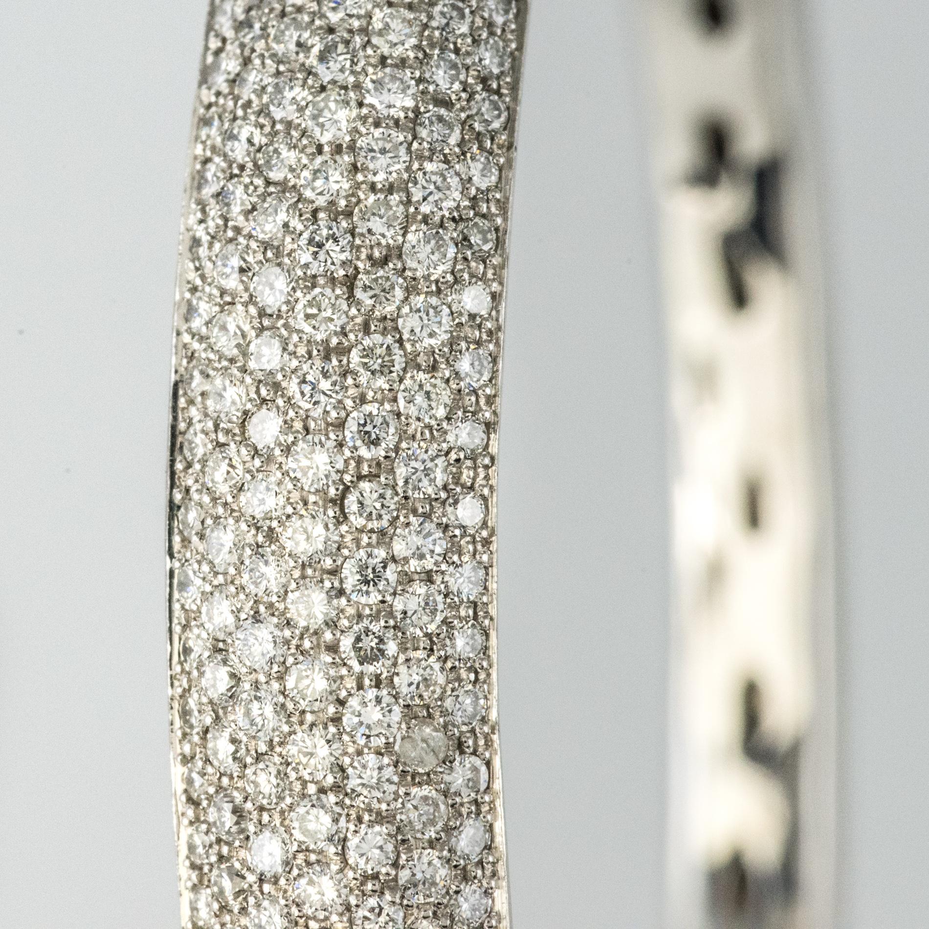 French Modern 3.58 Carat Diamond 18 Karat Gold Bangle Bracelet 1