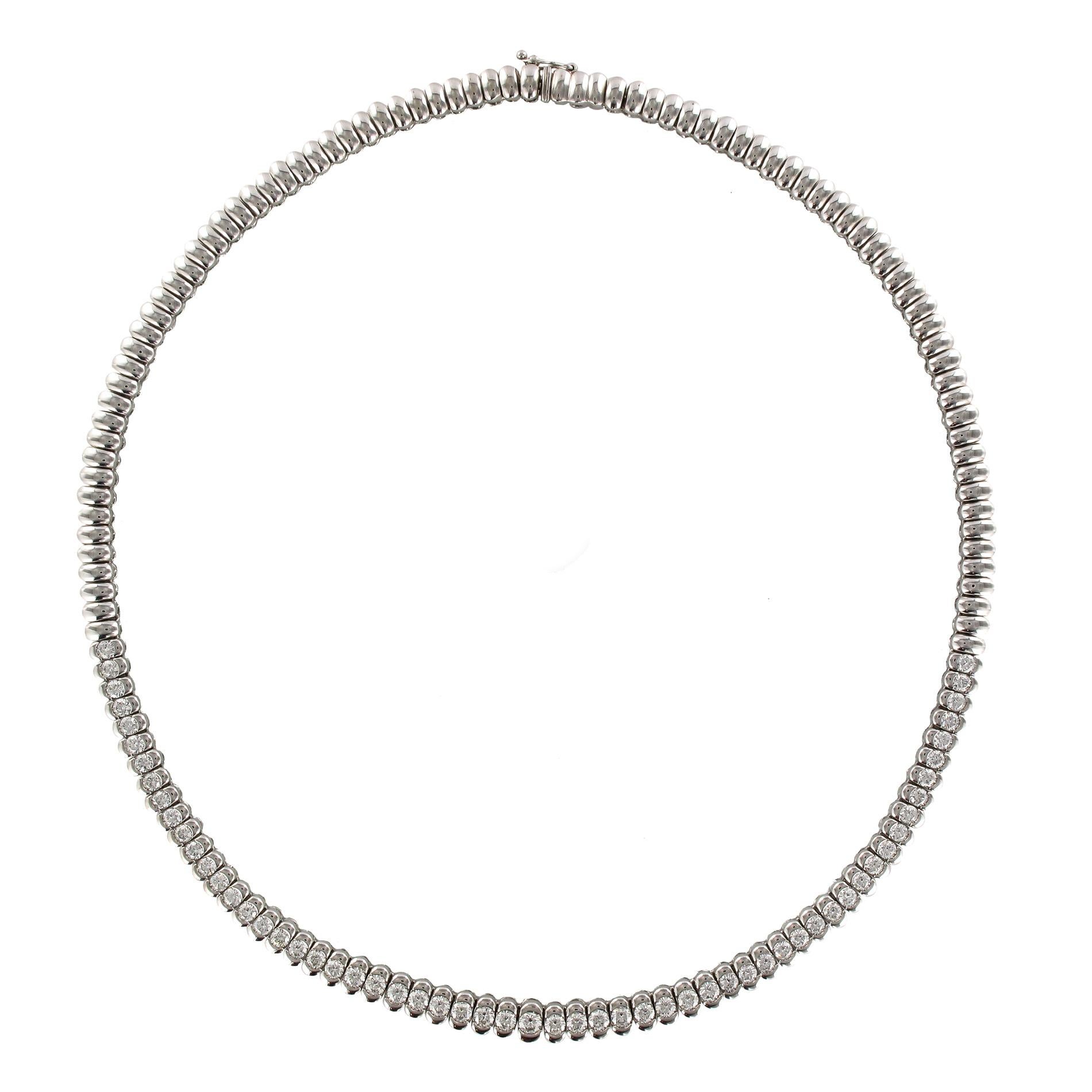 French Modern 4.72 Carat Diamond 18 Karat White Gold Necklace