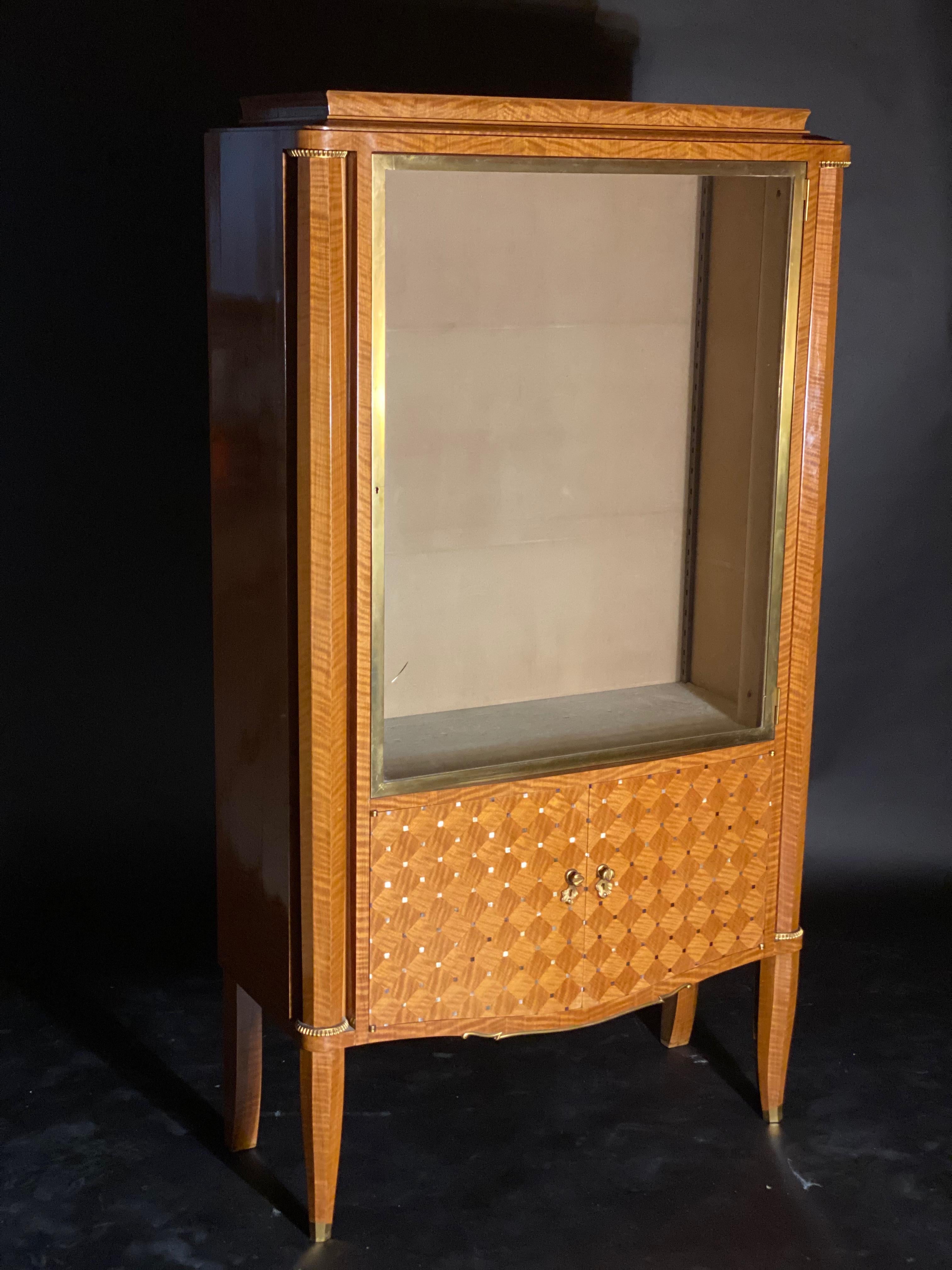 French Modern Amarynth, Mother of Pearl and Bronze Mounted Vitrine, Jules Leleu 5