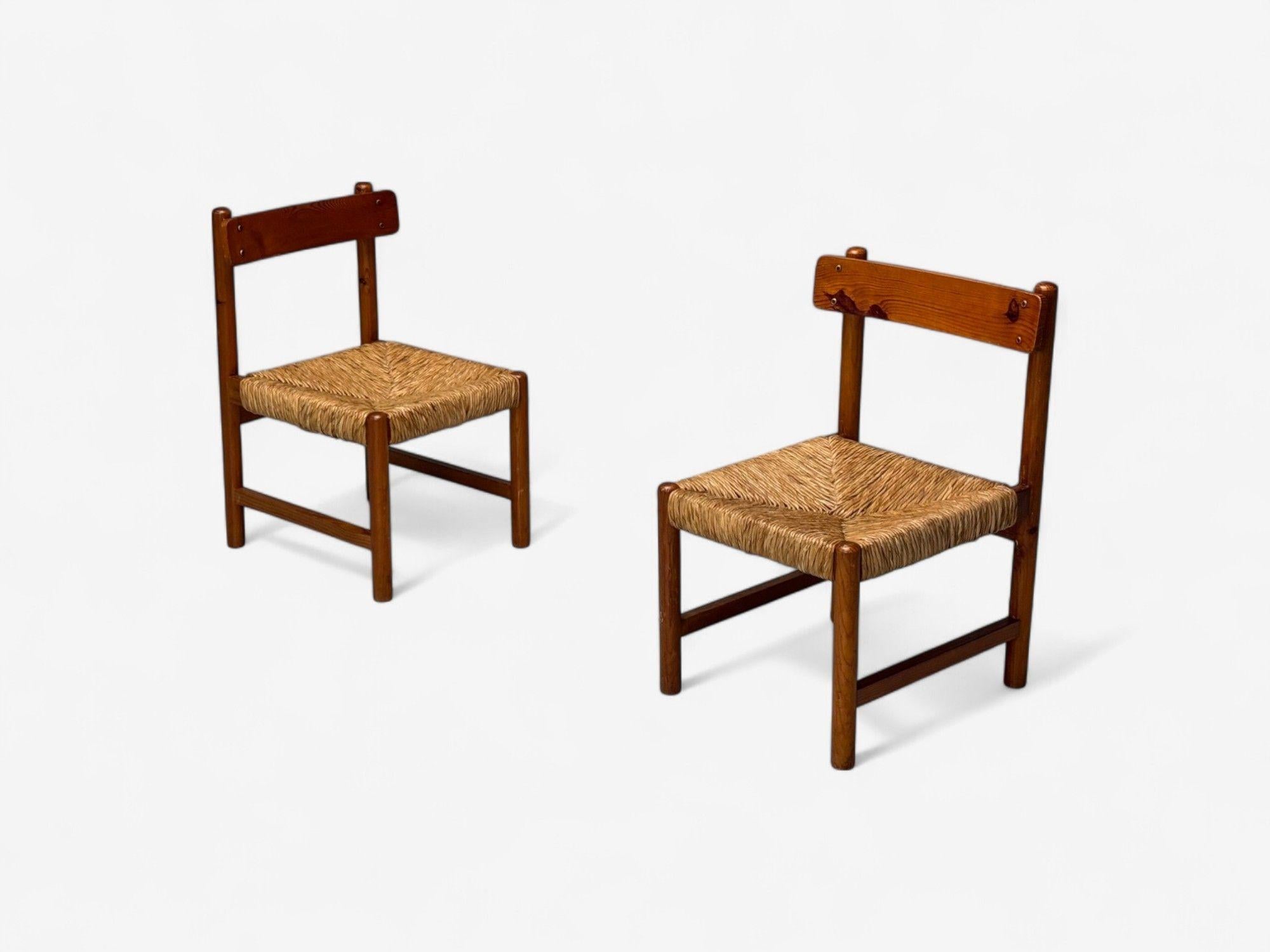 Charlotte Perriand Stil, Französisch Mid-Century Modern, Esche, Stroh, Niedrige Lounge Stühle, Frankreich, 1960er

Zwei niedrige Sessel aus Esche und Stroh im Perriand-Stil, entworfen und hergestellt in Frankreich um 1960. Jedes Exemplar hat eine