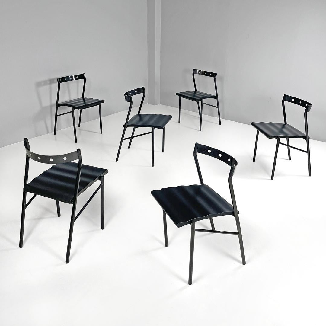 Französische moderne schwarze Stühle von Philippe Gonnet für Protis Editions, 1980er Jahre
Satz von sechs Stühlen mit rechteckigem Sitz. Der Stuhl entwickelt sich 