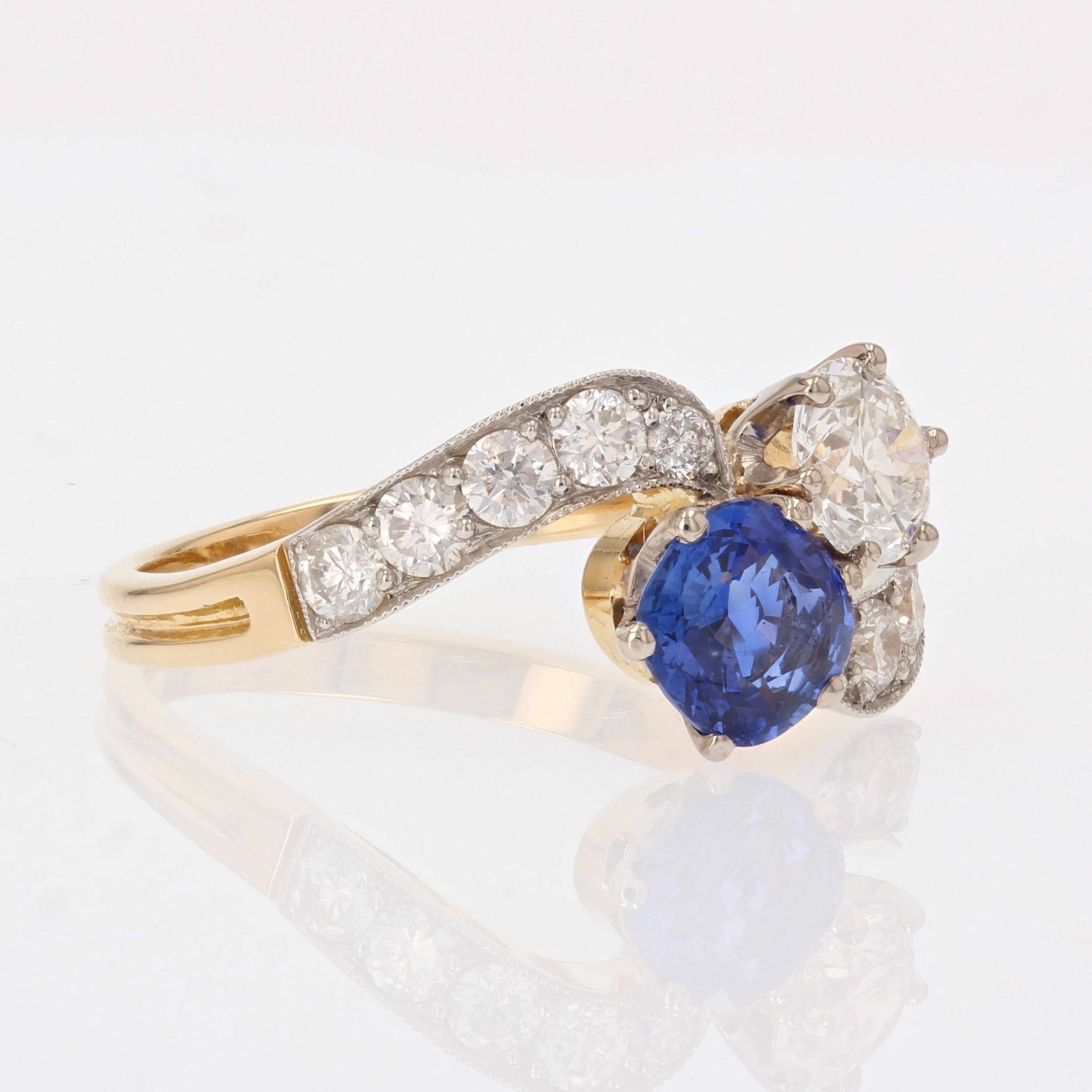 French Modern Blue Sapphire Diamonds 18 Karat Yellow Gold You and Me Ring For Sale 3