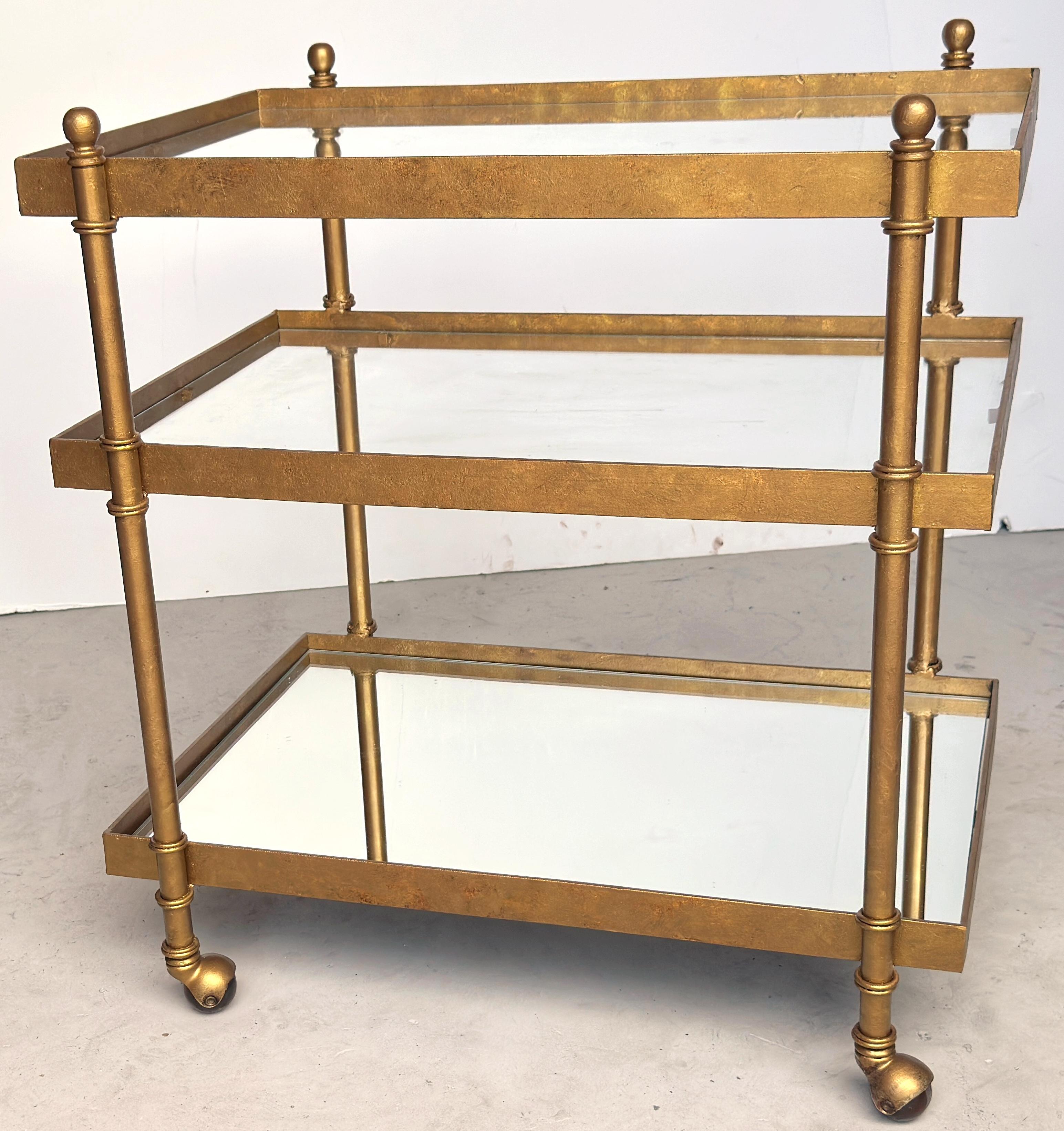 Carrello da bar moderno francese in ottone e vetro con ripiano inferiore a specchio, circa anni '70 in vendita 2
