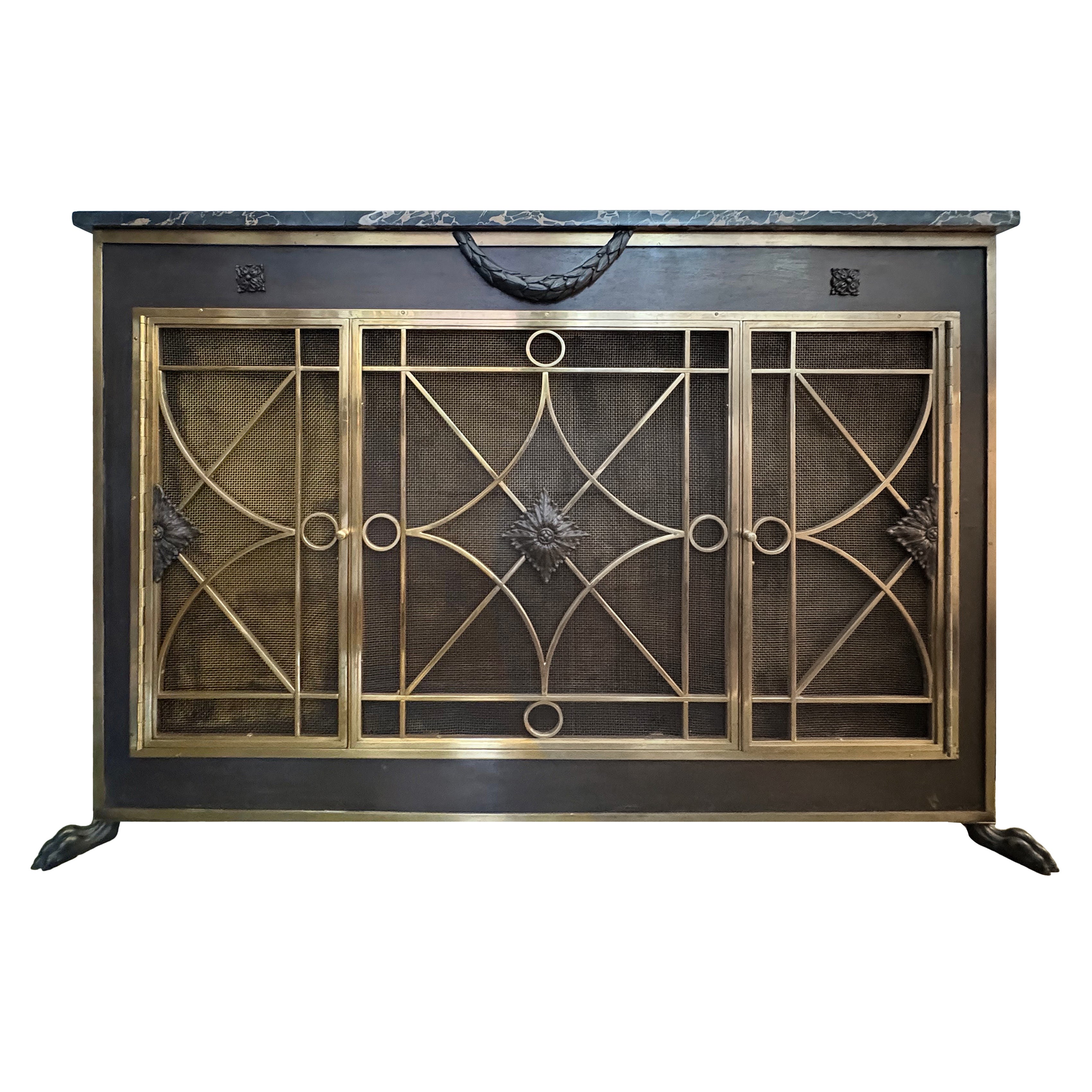 Armadio moderno francese in bronzo con piano in marmo in vendita