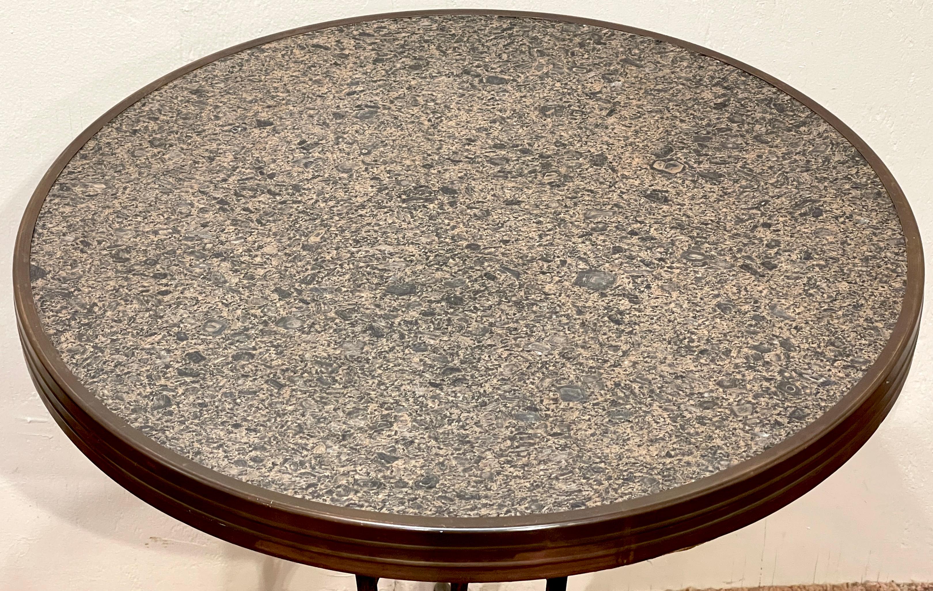 Français Table de bistrot ou Gueridon en bronze et marbre The Moderns en vente