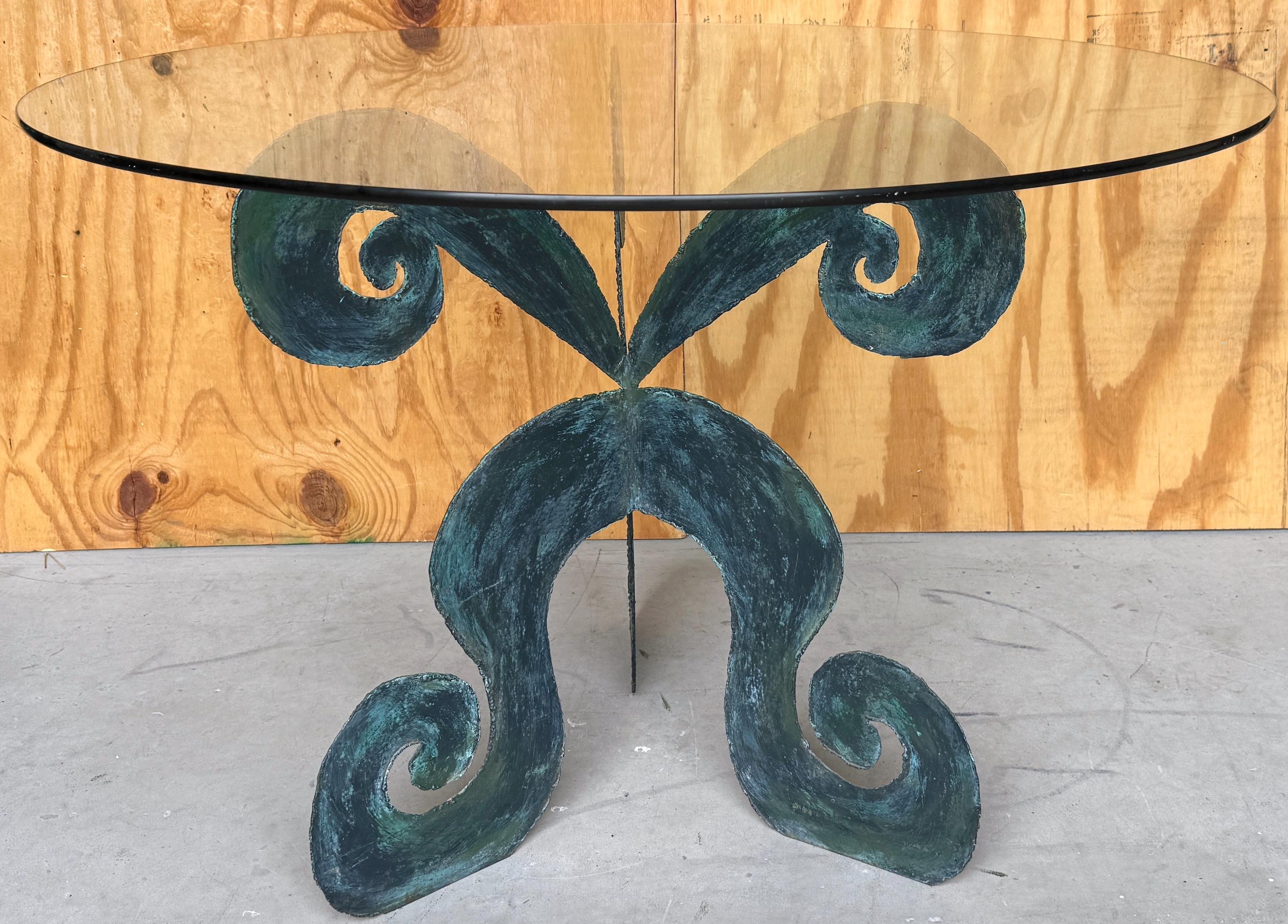 Französischer Moderner Bronzetisch mit dreiteiliger Schnecke, CIRCA 1980er Jahre (20. Jahrhundert) im Angebot