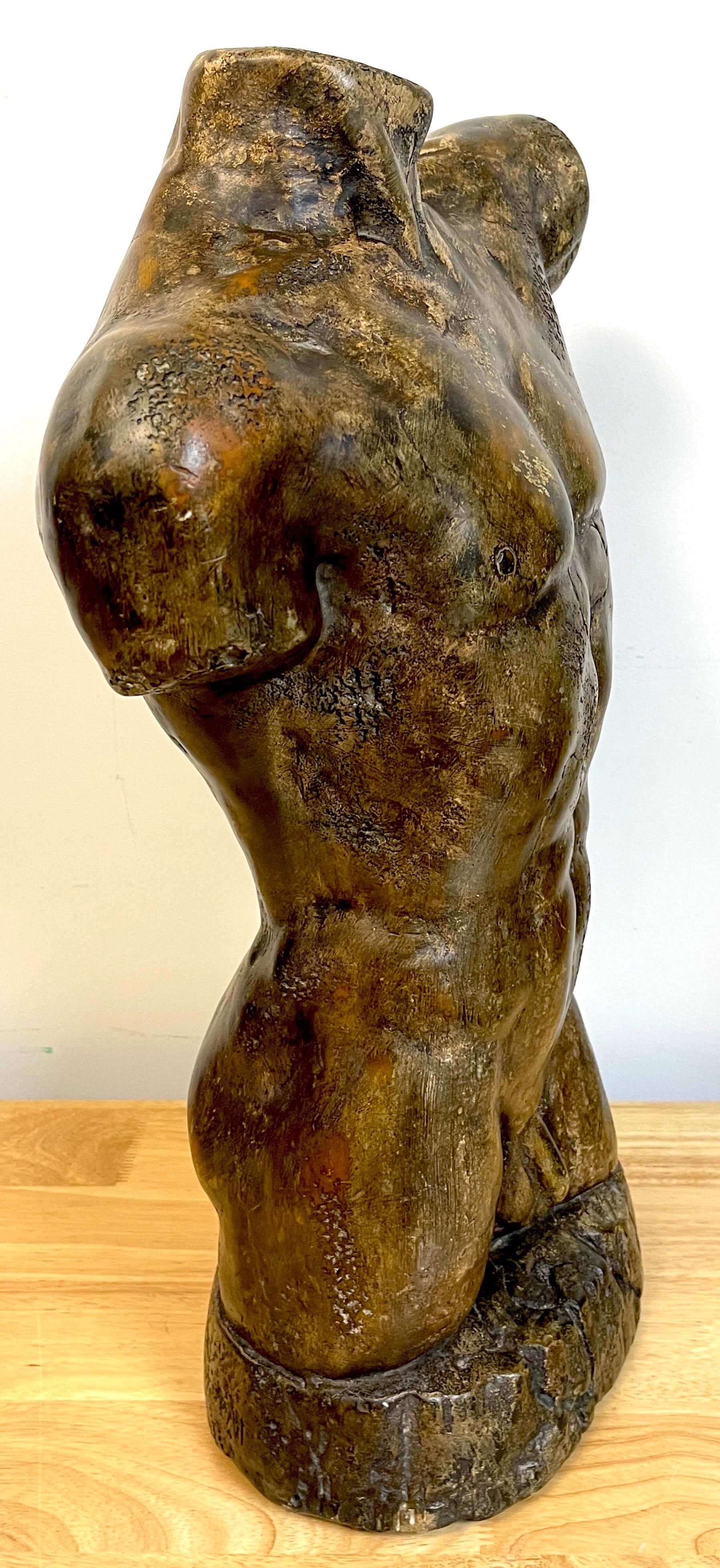 20ième siècle Sculpture moderne française en plâtre bronzé d'un torse nu masculin en vente