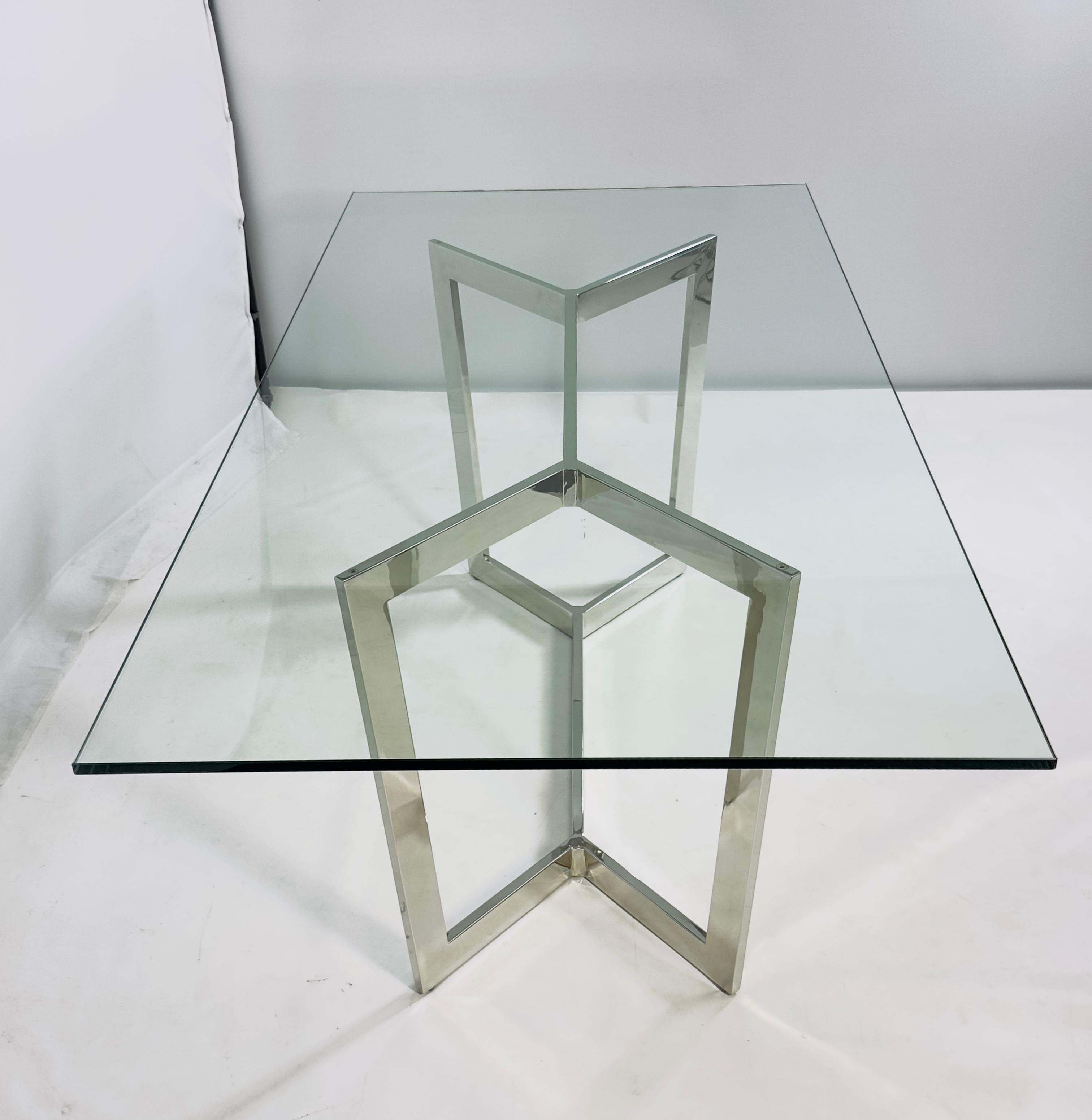 Mesa de Comedor Moderna Francesa de Cromo y Cristal al Estilo de Paul Legeard, S. XX Hecho a mano en venta