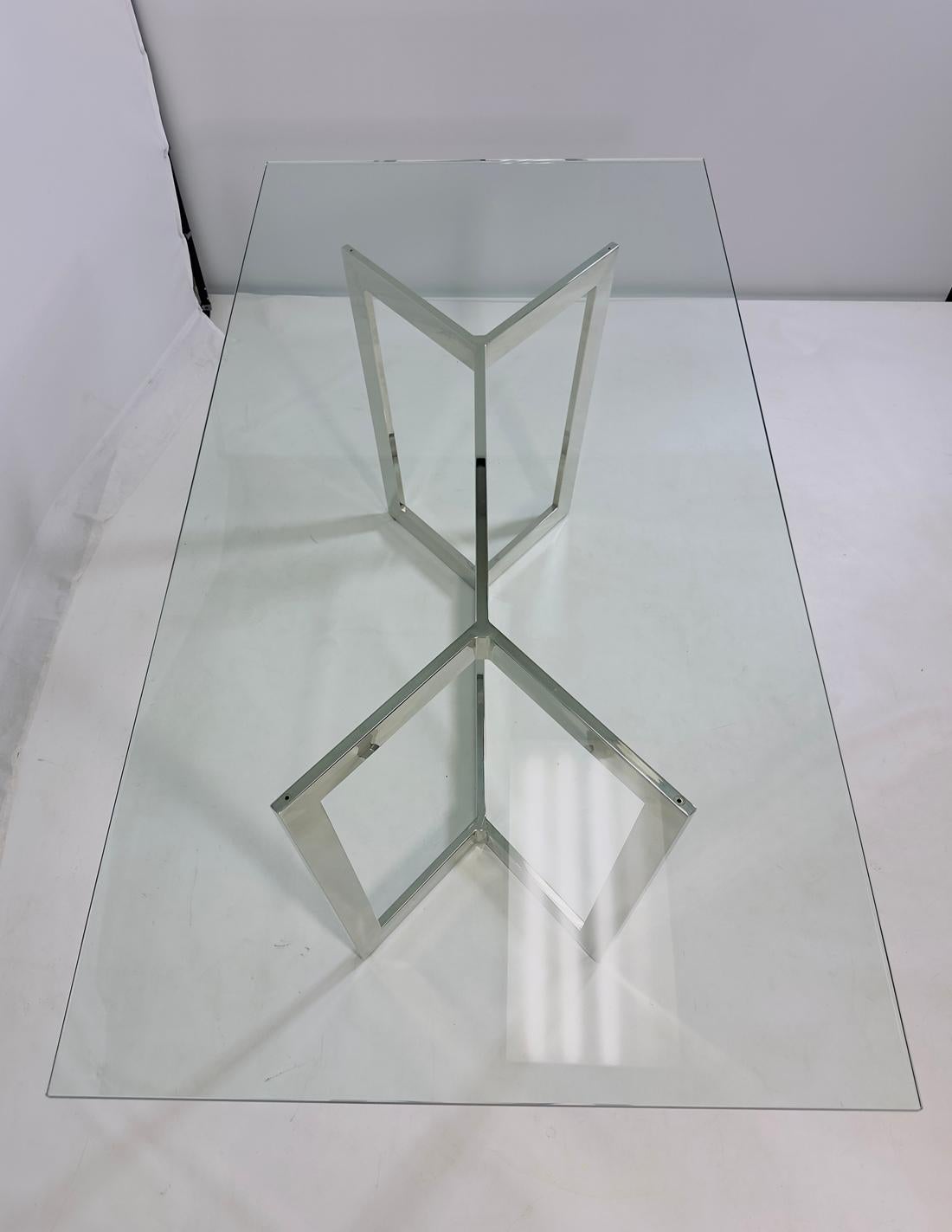 Mesa de Comedor Moderna Francesa de Cromo y Cristal al Estilo de Paul Legeard, S. XX mediados del siglo XX en venta