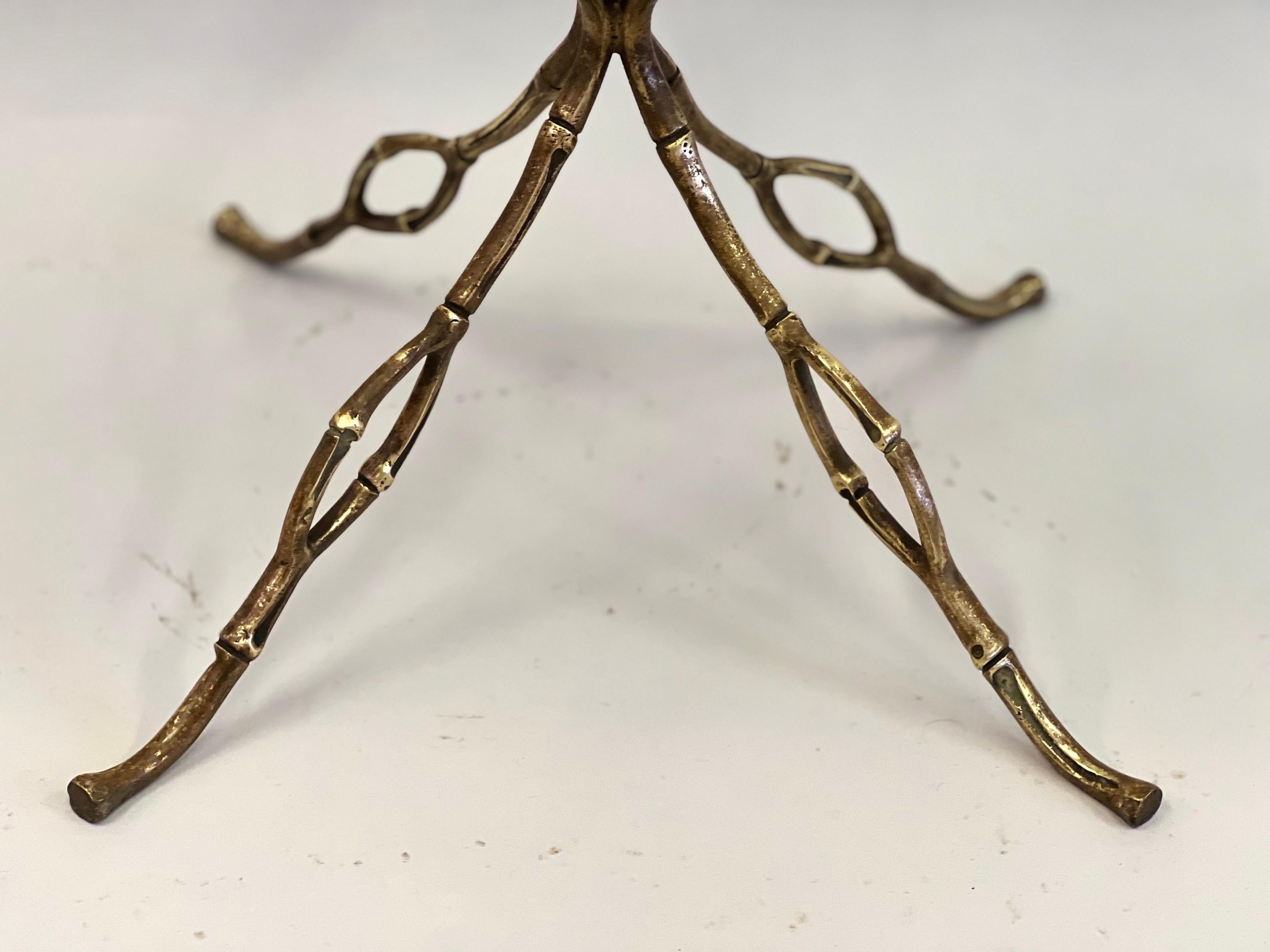 Französischer Modern Craftsman Beistell- oder Couchtisch aus vergoldeter Bronze im Stil von Giacometti  im Angebot 3
