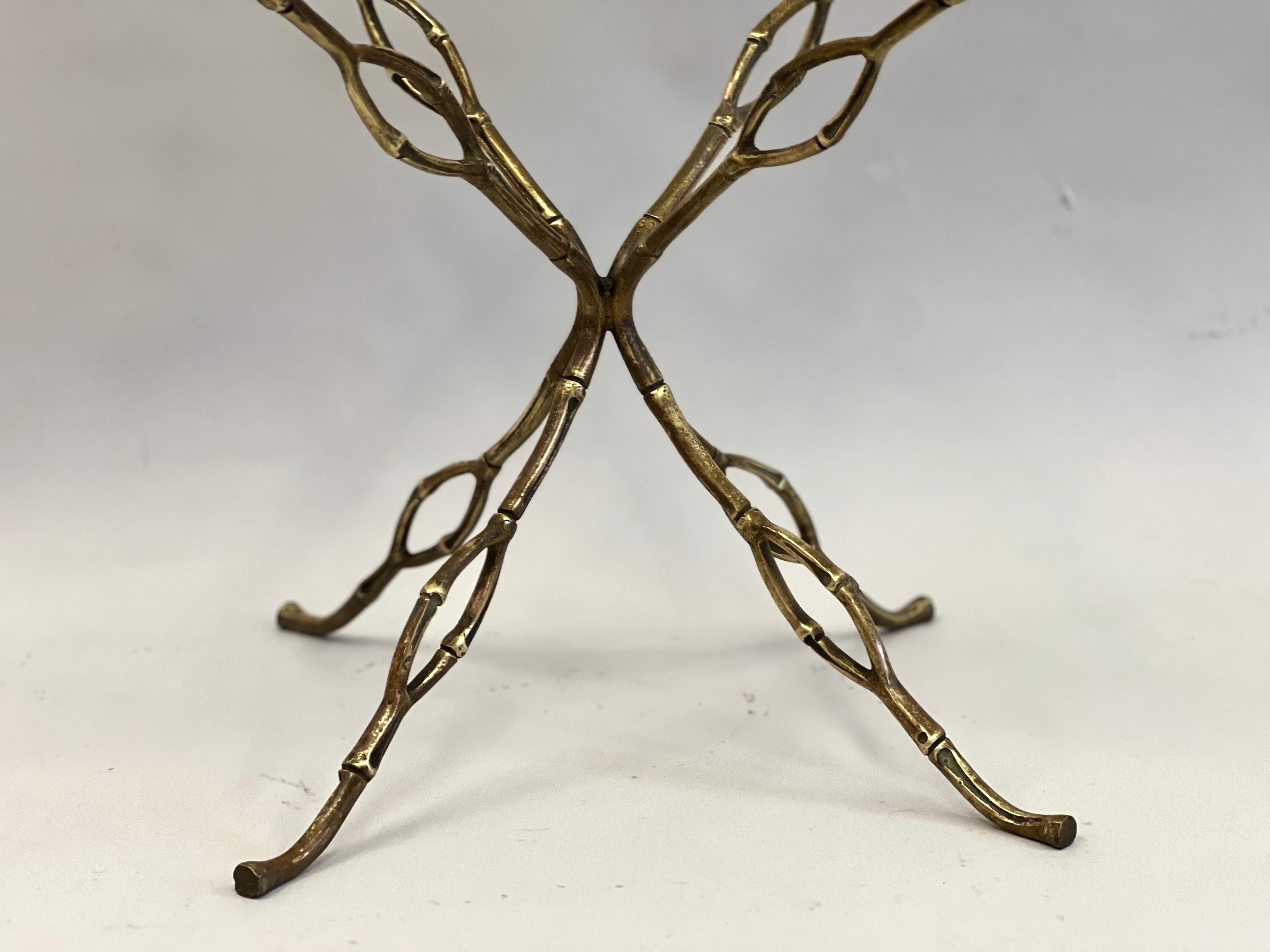 Französischer Modern Craftsman Beistell- oder Couchtisch aus vergoldeter Bronze im Stil von Giacometti  im Angebot 1