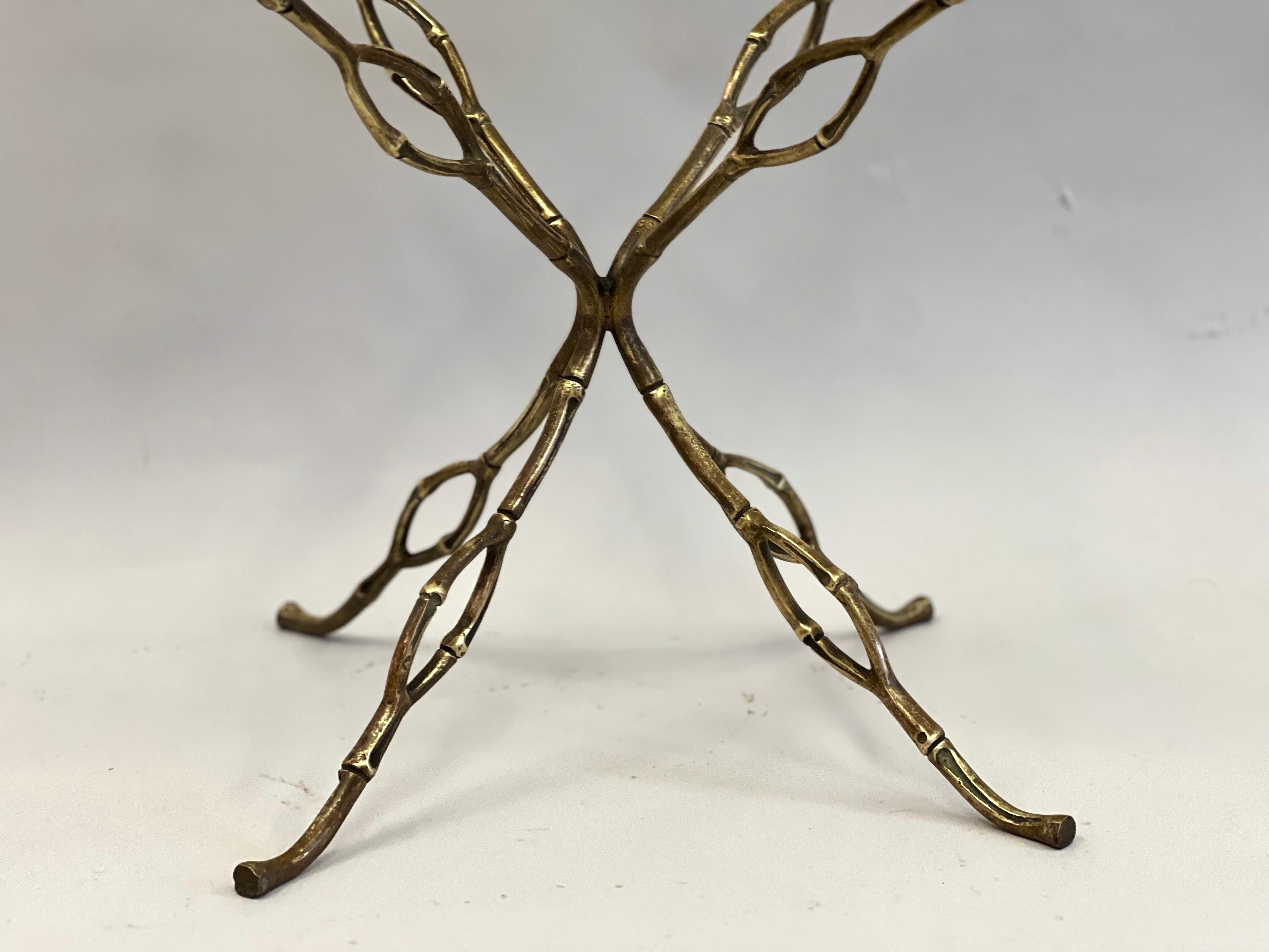 Laiton Table d'appoint ou table basse moderne française en bronze doré dans le style de Giacometti en vente
