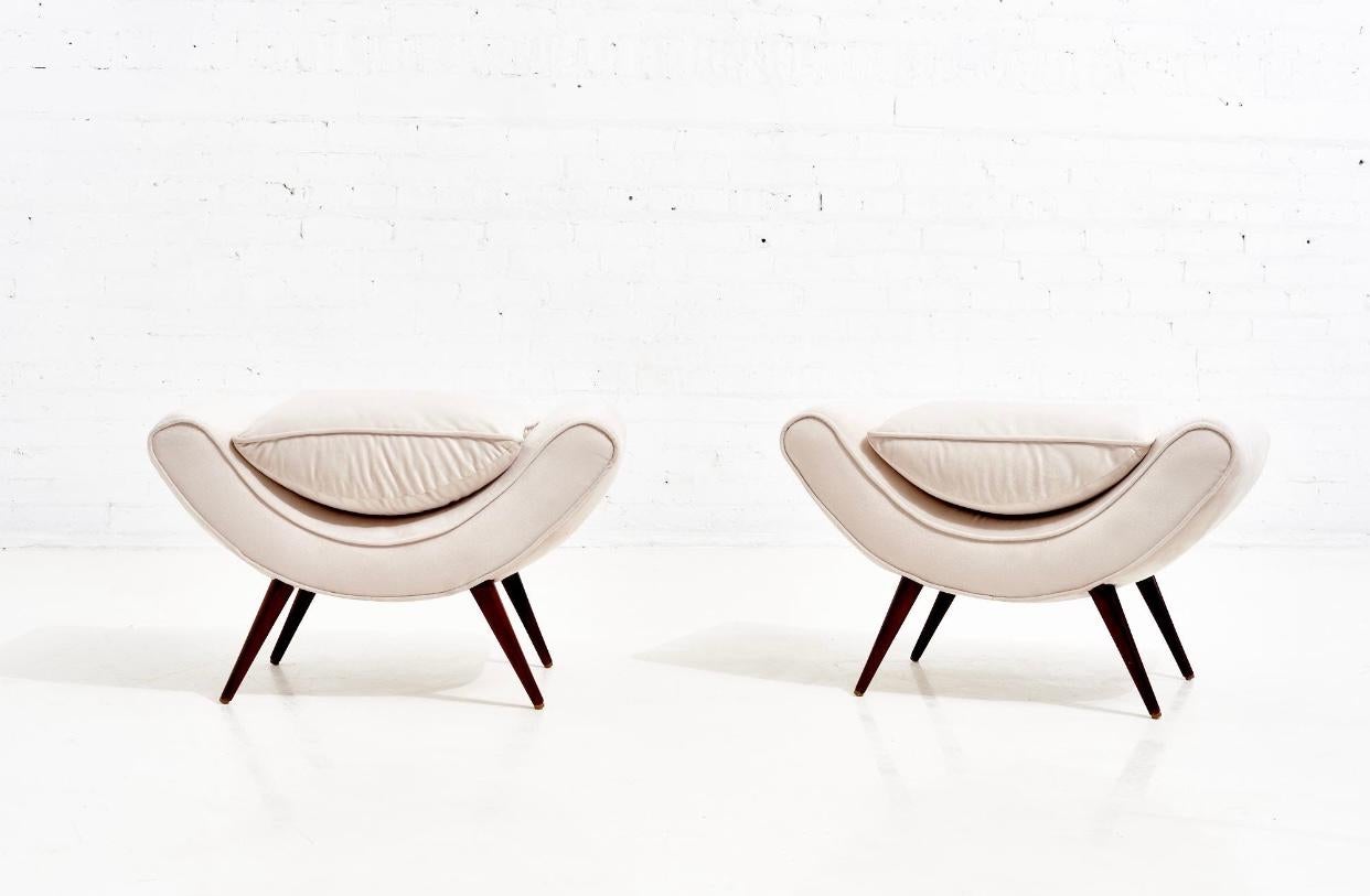 French Modern Curved Splay Leg Stools, 1970 In Good Condition In Chicago, IL