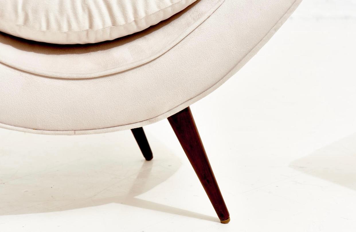 French Modern Curved Splay Leg Stools, 1970 4