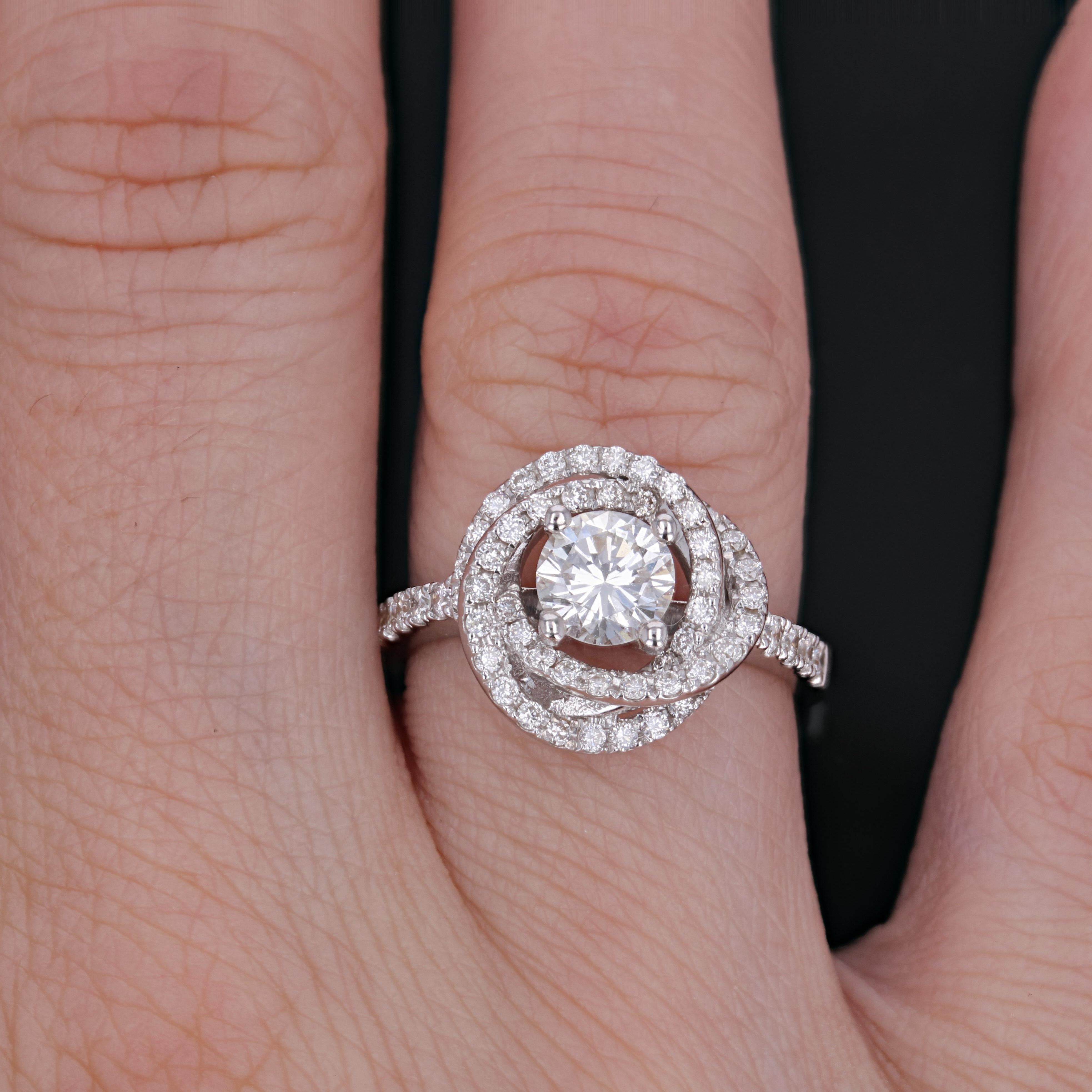Women's French Modern Diamond 18 Karat White Gold Flower Ring For Sale