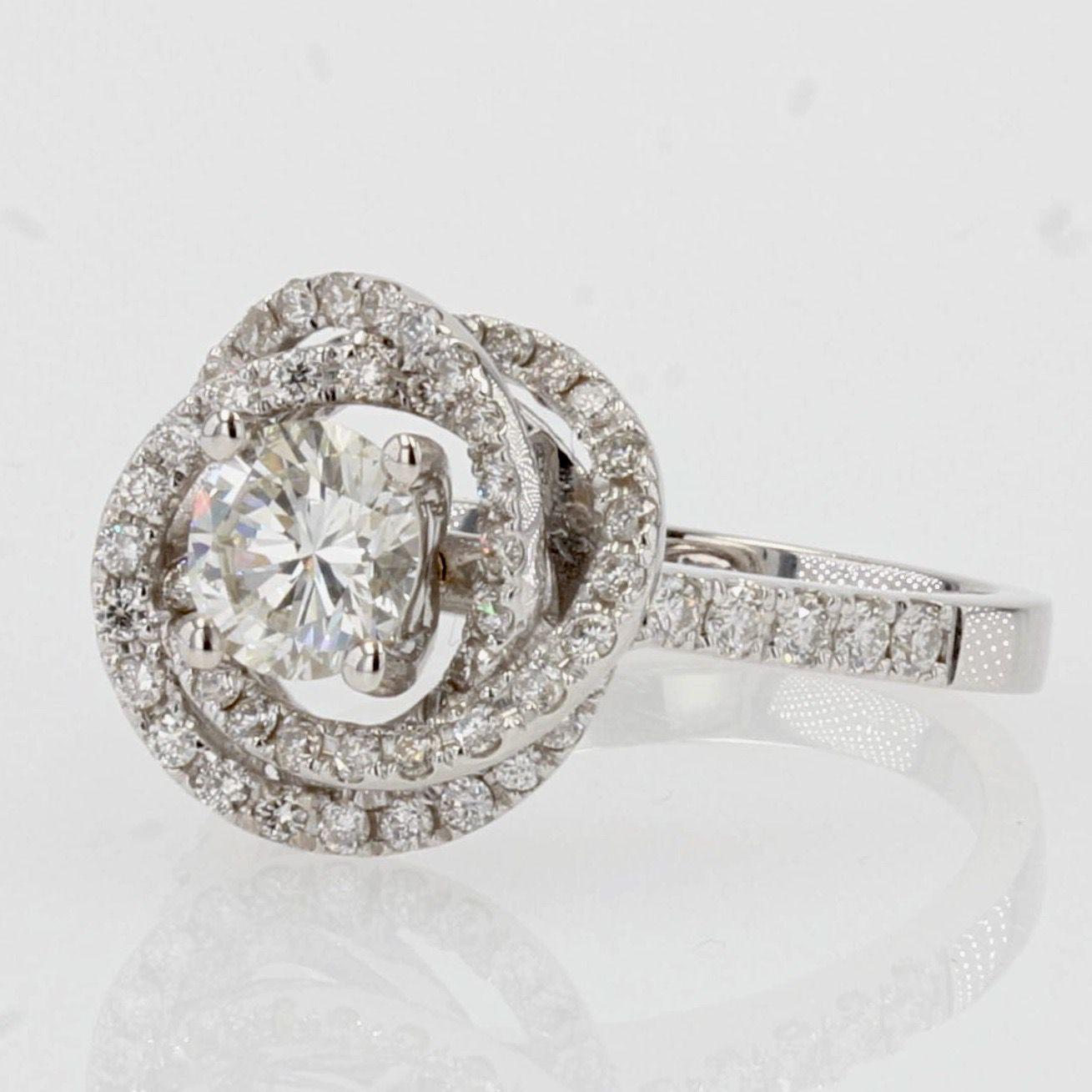 French Modern Diamond 18 Karat White Gold Flower Ring For Sale 1