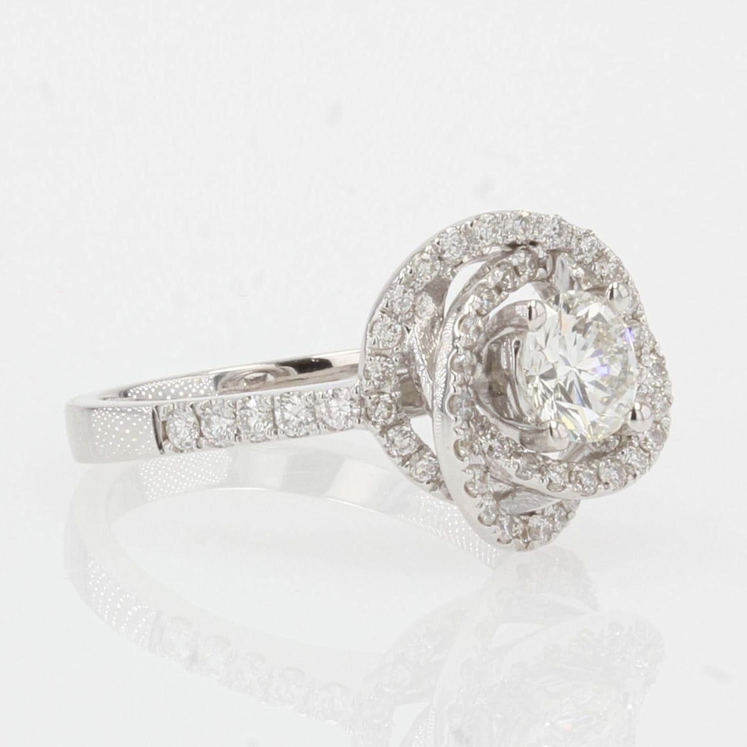 French Modern Diamond 18 Karat White Gold Flower Ring For Sale 4