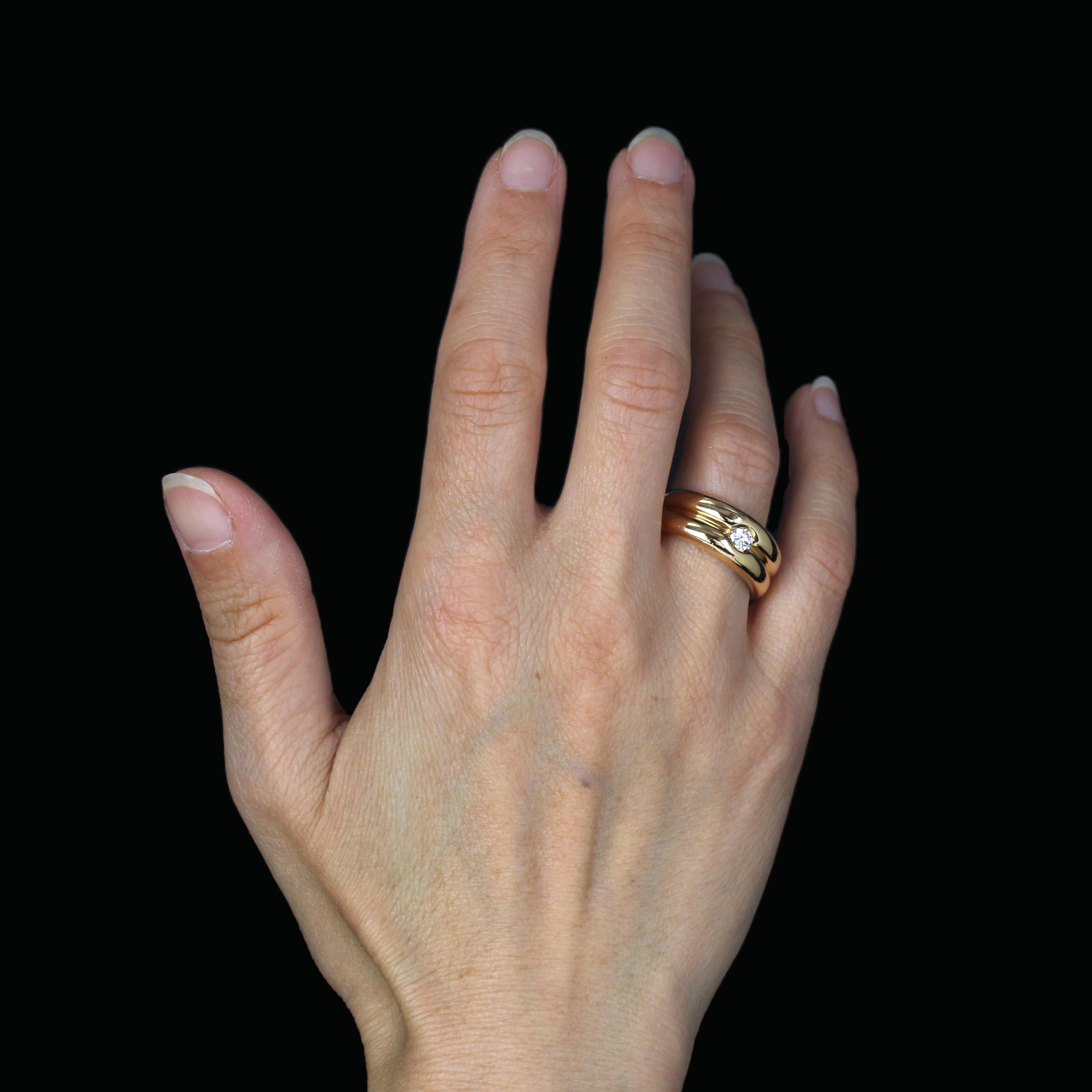 Anillo moderno francés de diamantes de oro amarillo de 18 quilates con 2 aros Corte brillante en venta