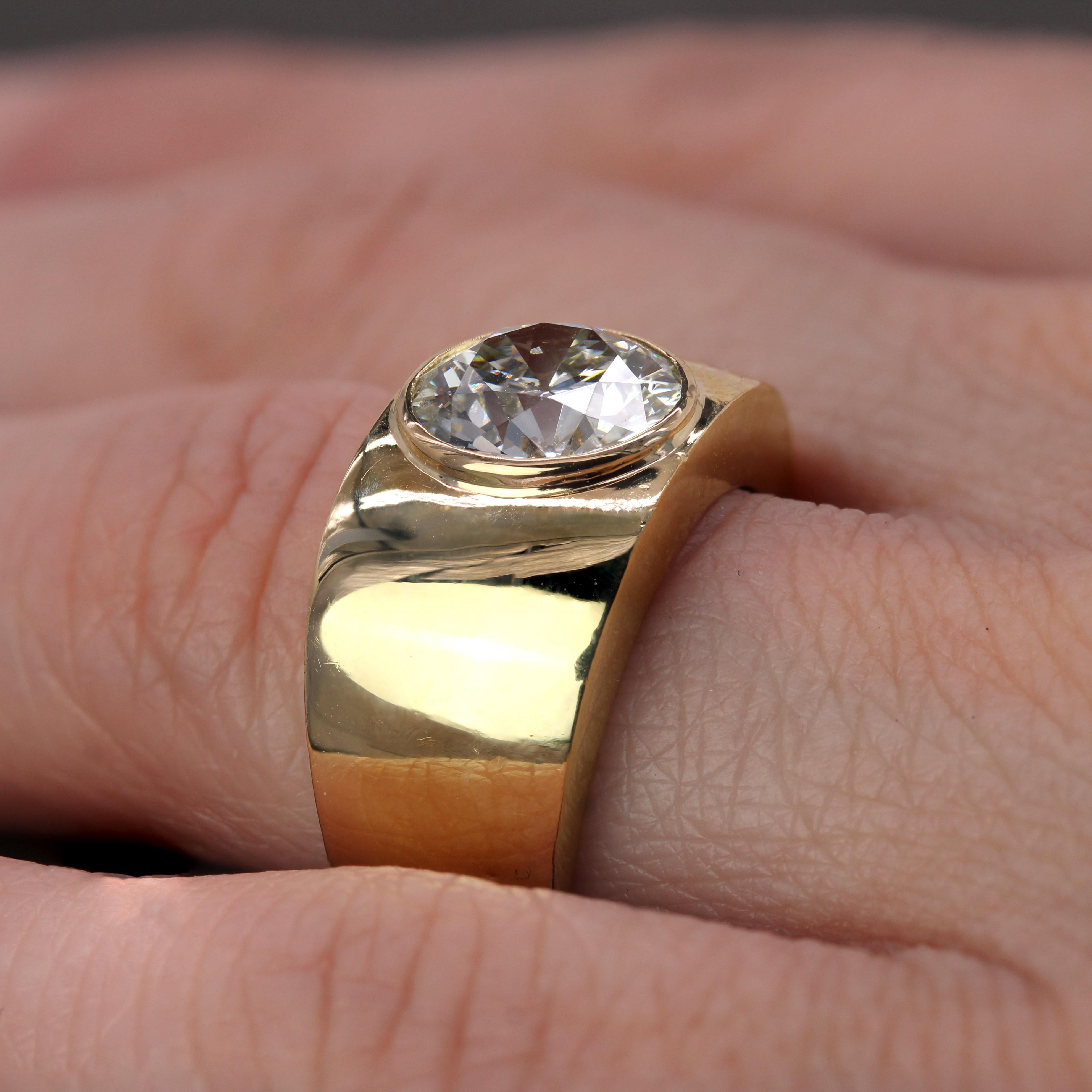 French Modern Diamond 18 Karat Yellow Gold Bangle Ring For Sale 7