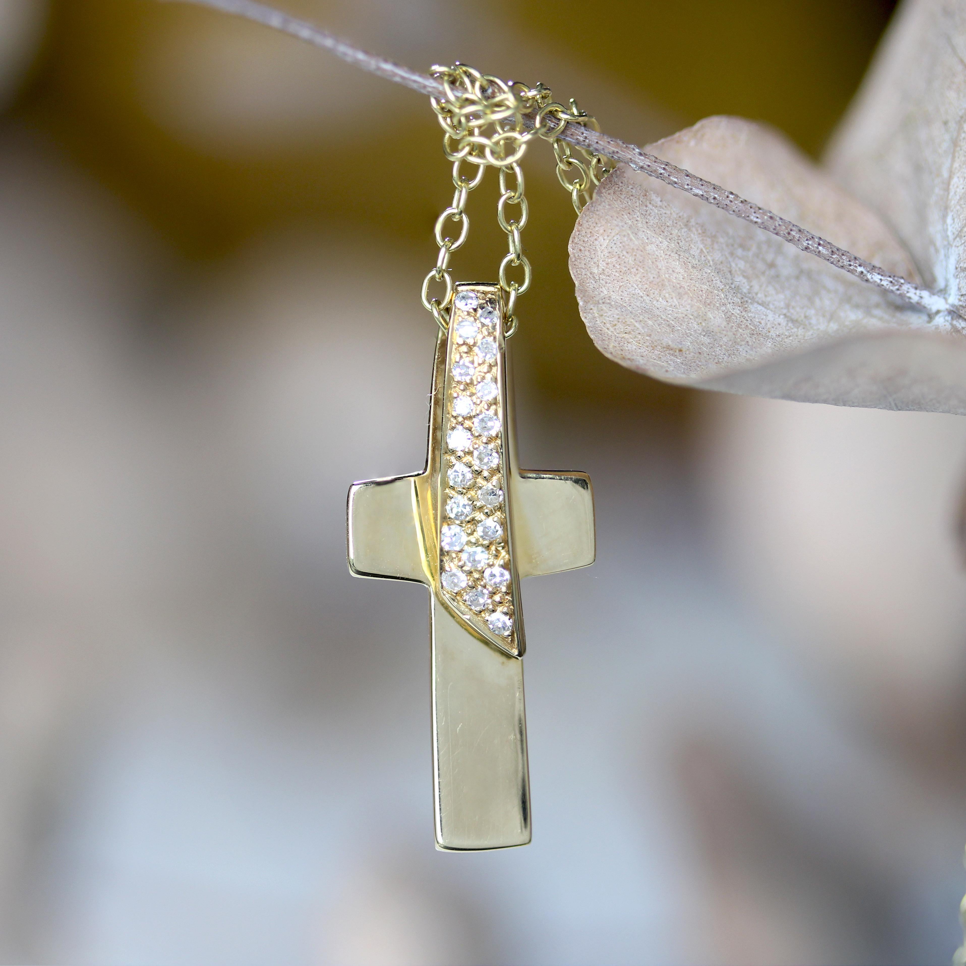 Brilliant Cut French Modern Diamond 18 Karat Yellow Gold Cross Pendant For Sale