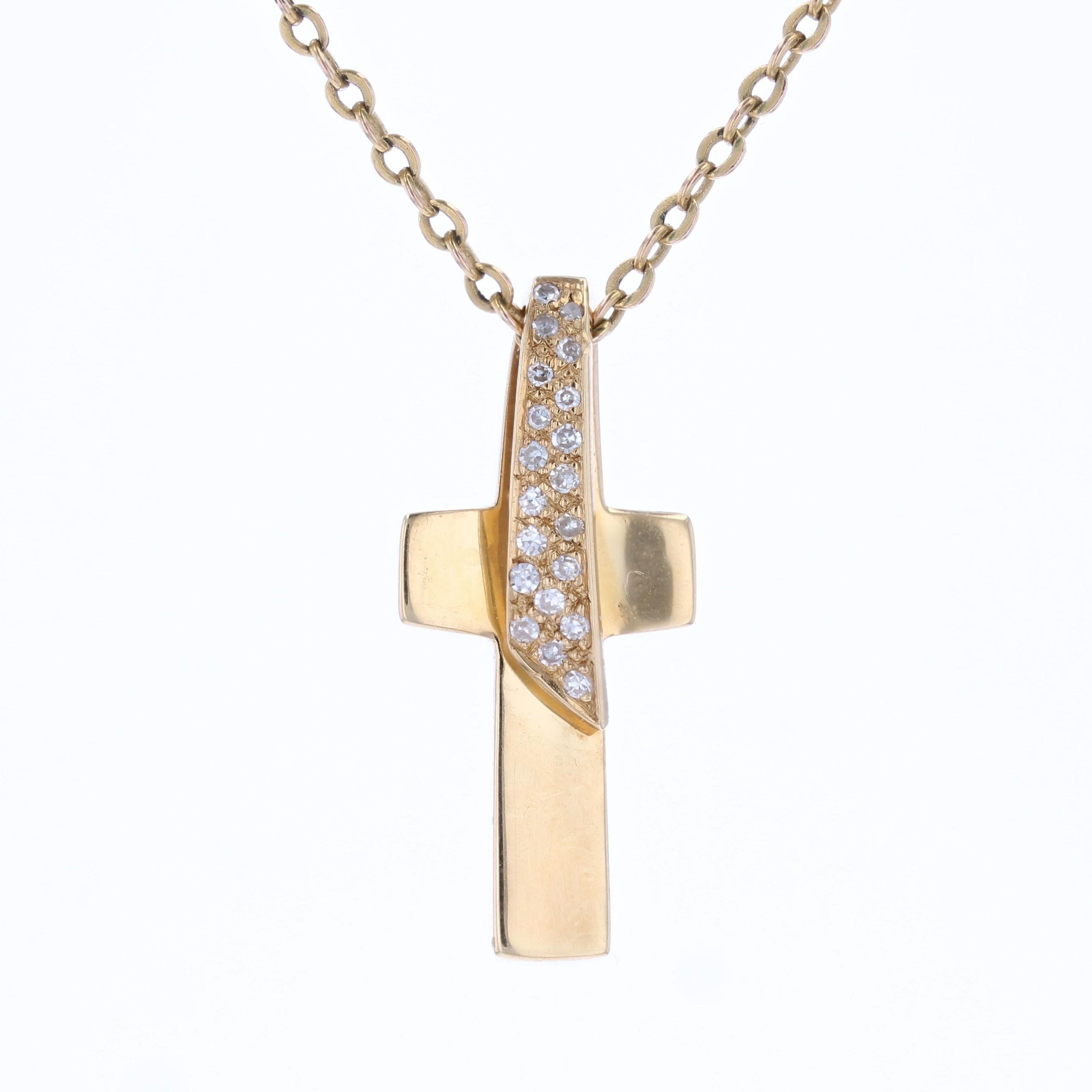 French Modern Diamond 18 Karat Yellow Gold Cross Pendant For Sale 3