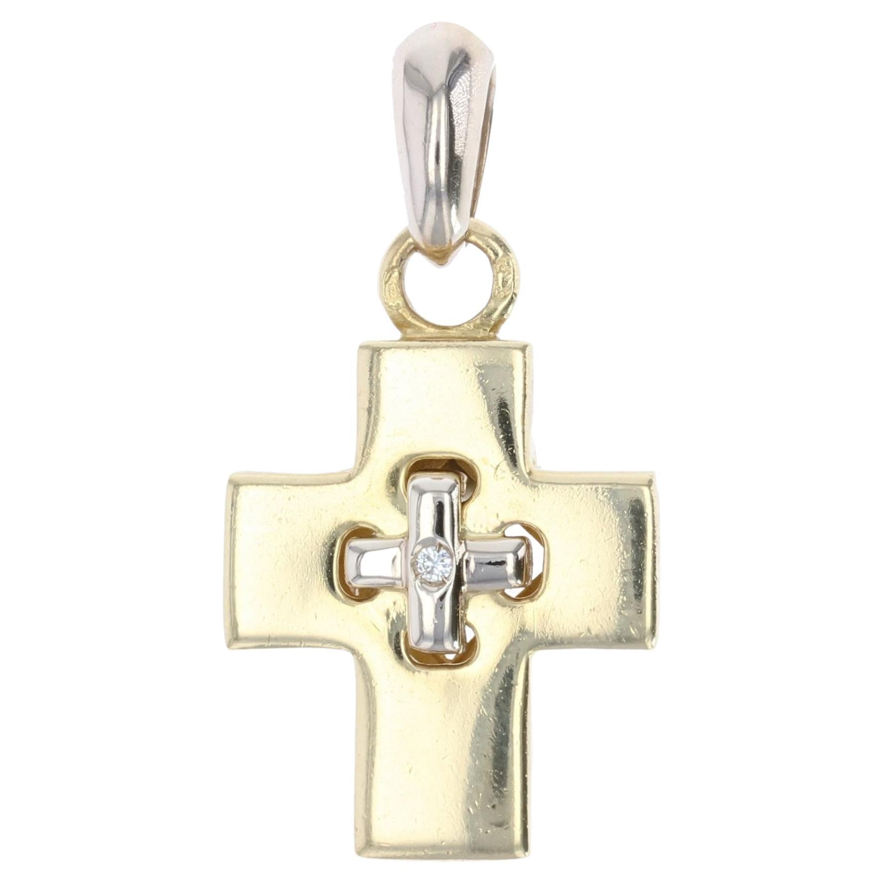 Pendentif croix moderne français en or jaune 18 carats et diamants en vente