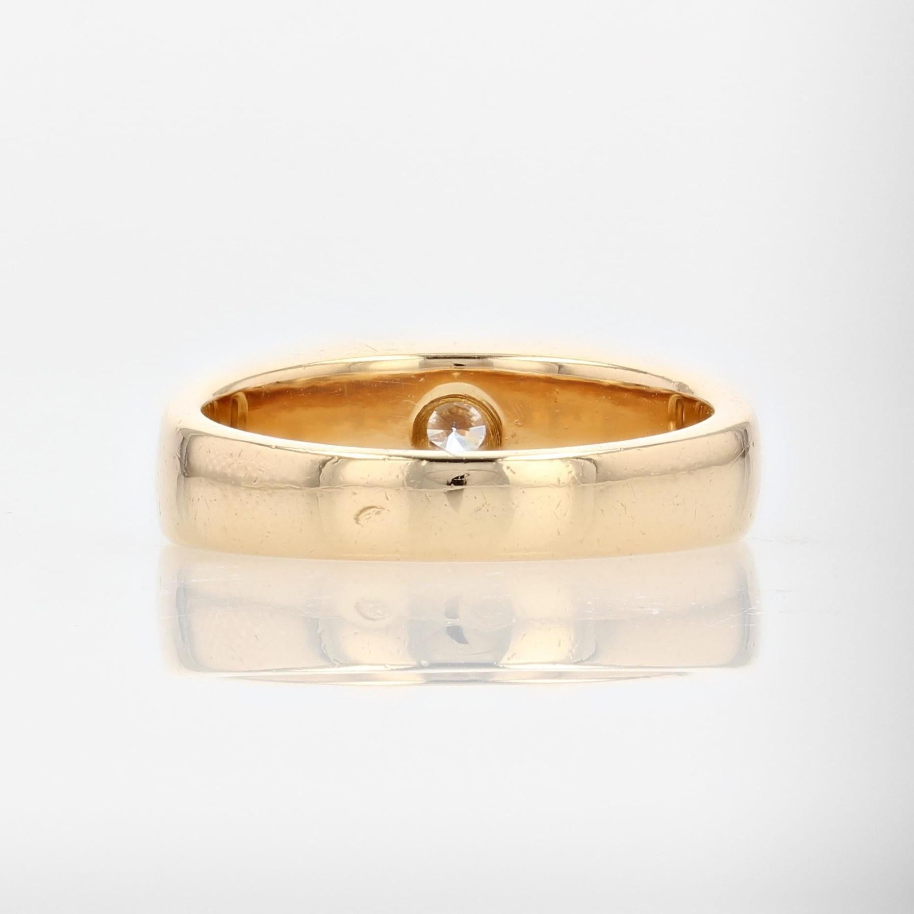 French Modern Diamond 18 Karat Yellow Gold Signet Ring For Sale 5