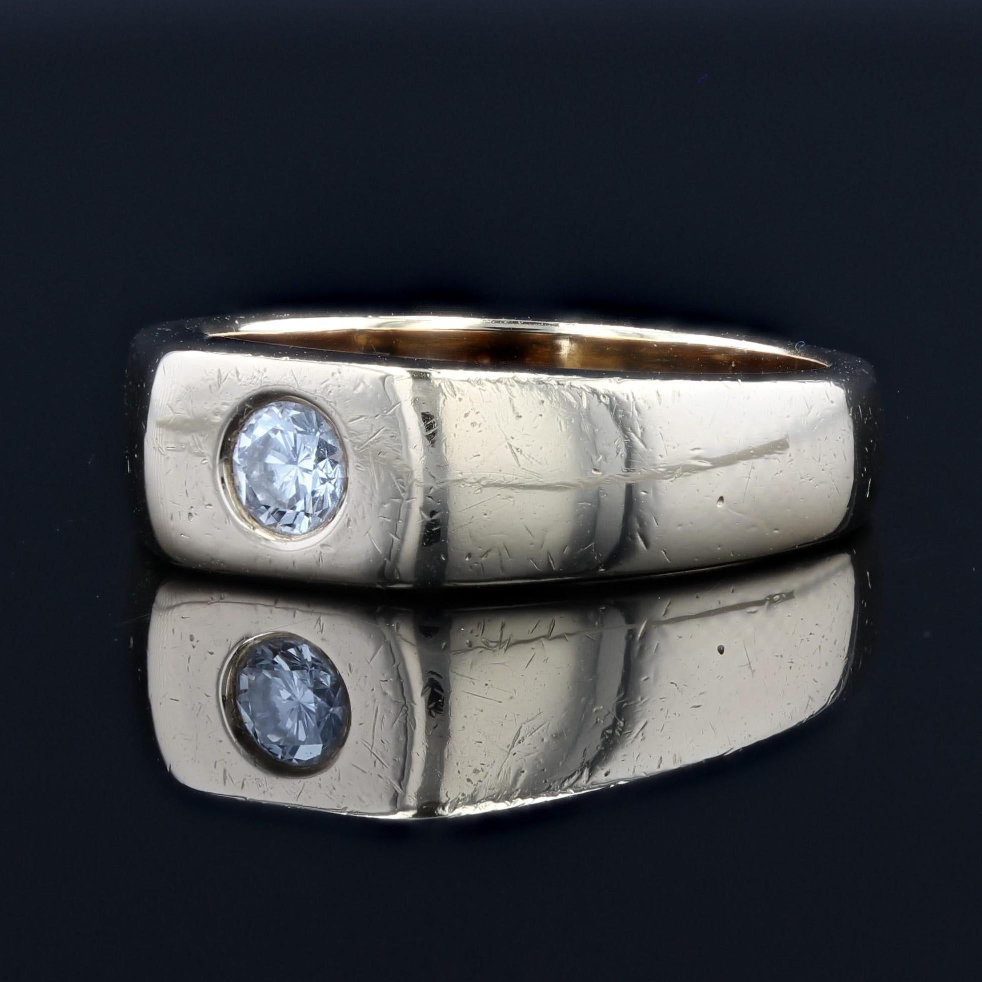 French Modern Diamond 18 Karat Yellow Gold Signet Ring In Good Condition For Sale In Poitiers, FR