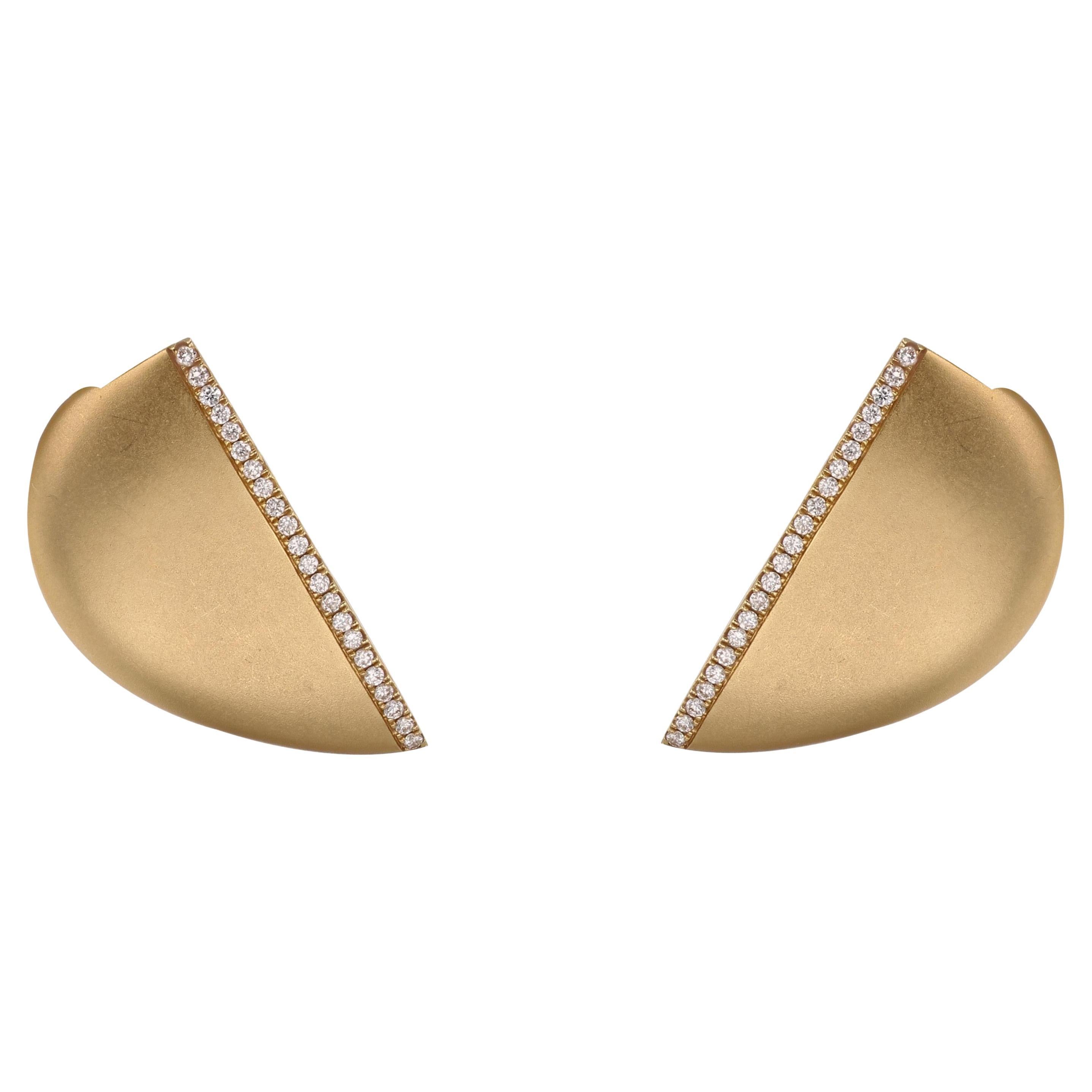 French Modern Diamonds 18 Karat Yellow Brushed Gold Ofée Earrings For Sale