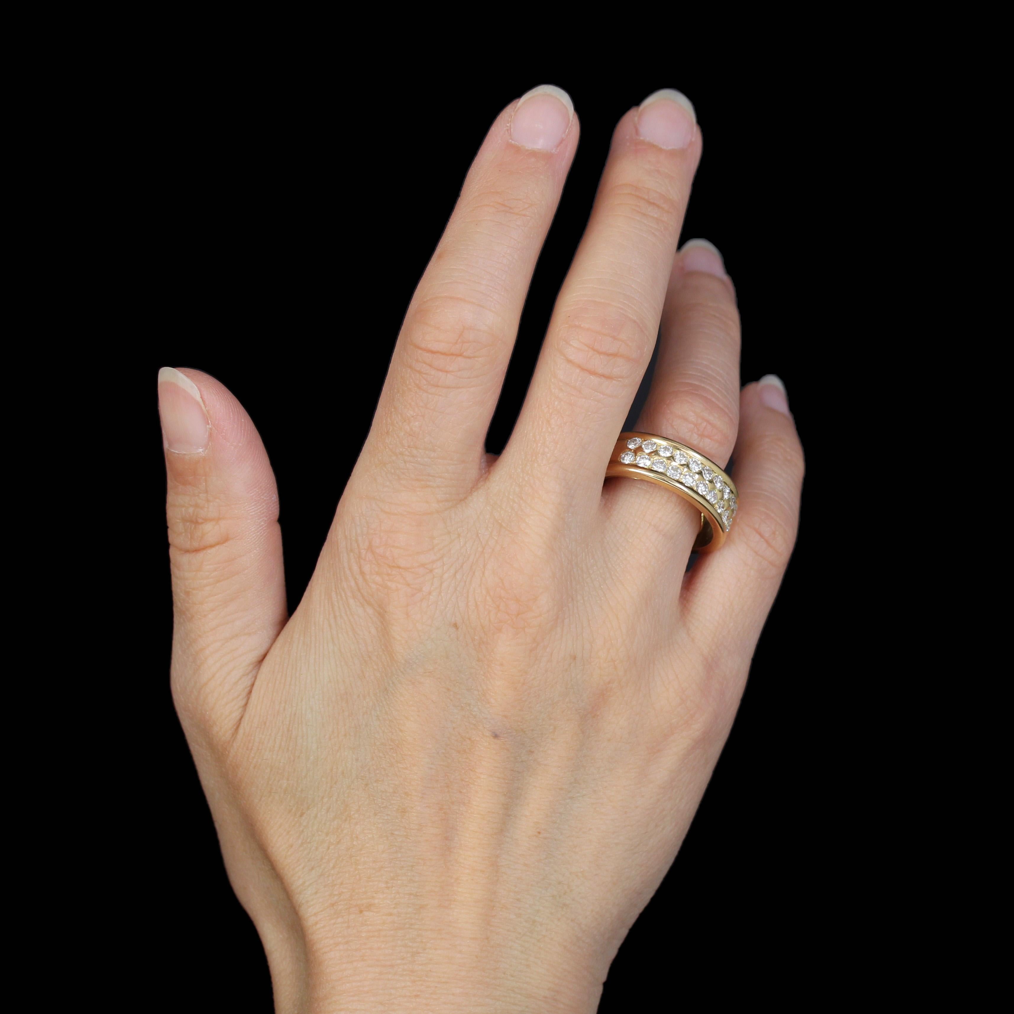 Taglio brillante Anello nuziale grande in oro giallo 18 carati con diamanti moderni francesi in vendita