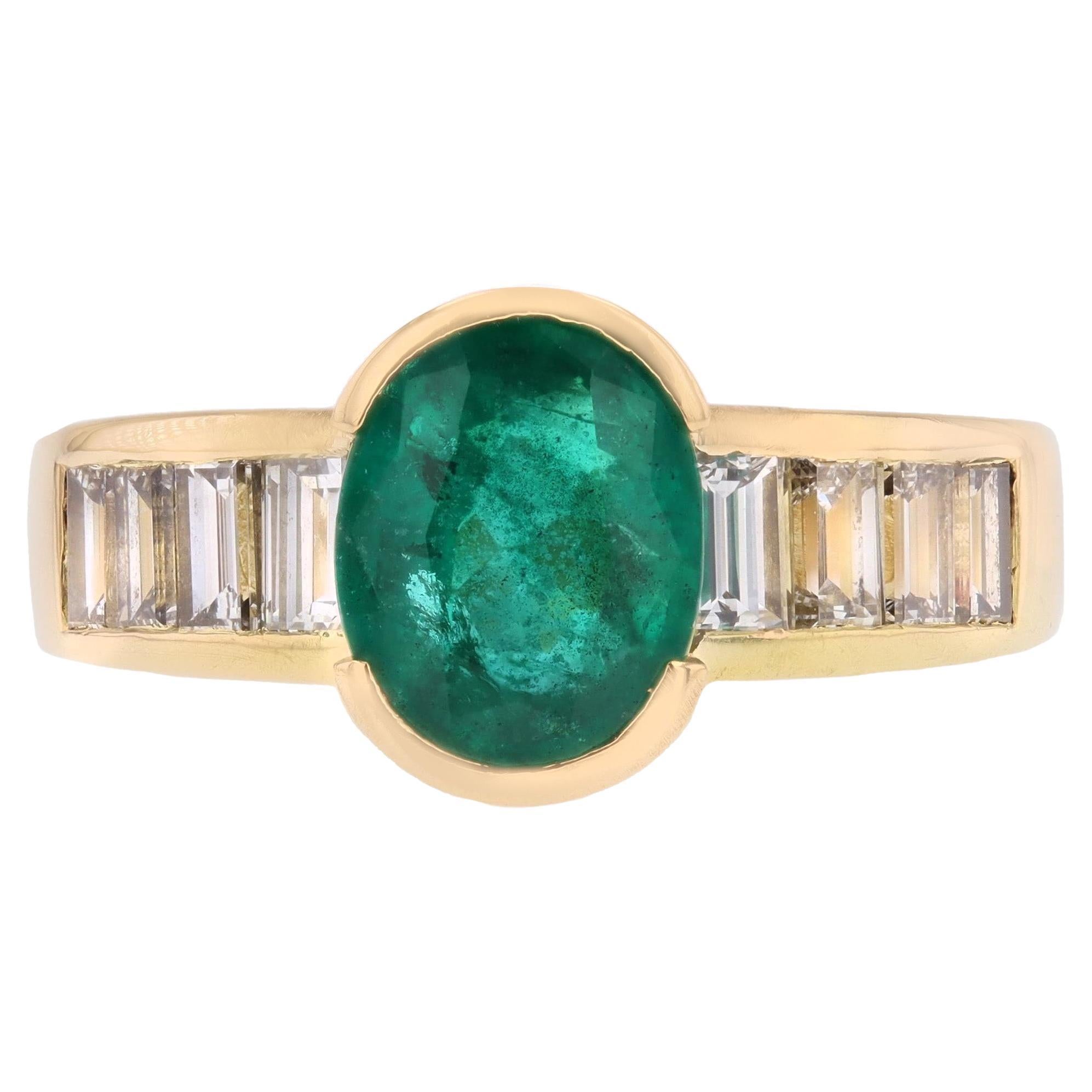 French Modern Emerald Baguette Diamonds 18 Karat Yellow Gold Ring