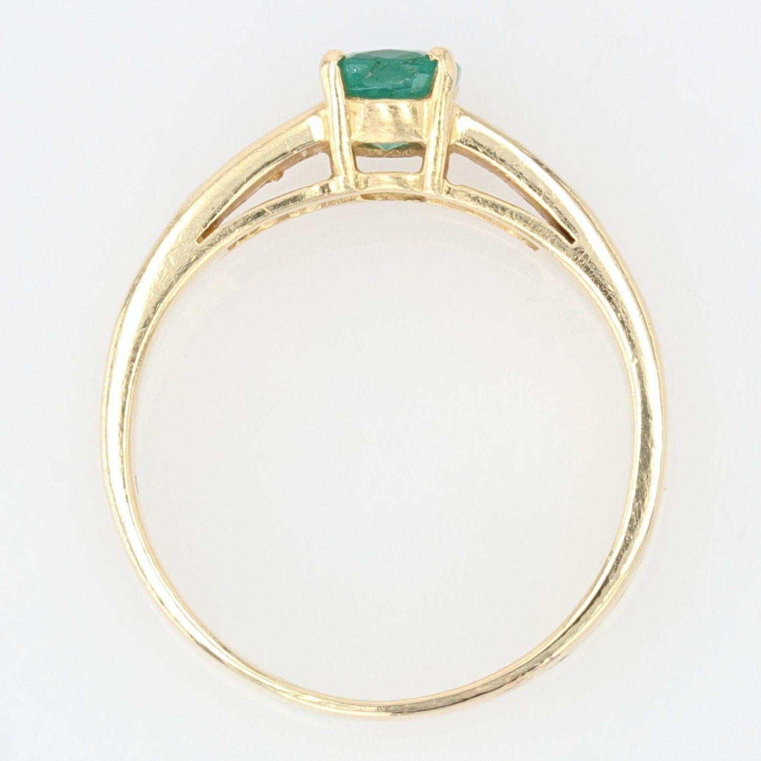French Modern Emerald Diamond 18 Karat Yellow Gold Ring For Sale 6
