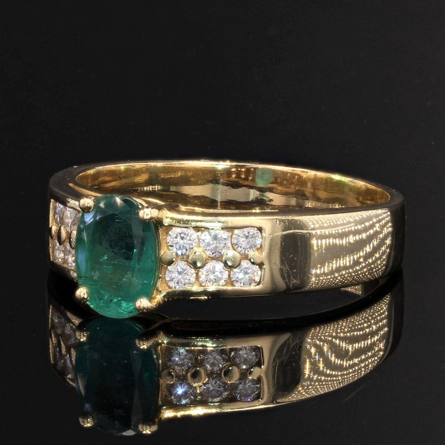 Oval Cut French Modern Emerald Diamond 18 Karat Yellow Gold Ring For Sale
