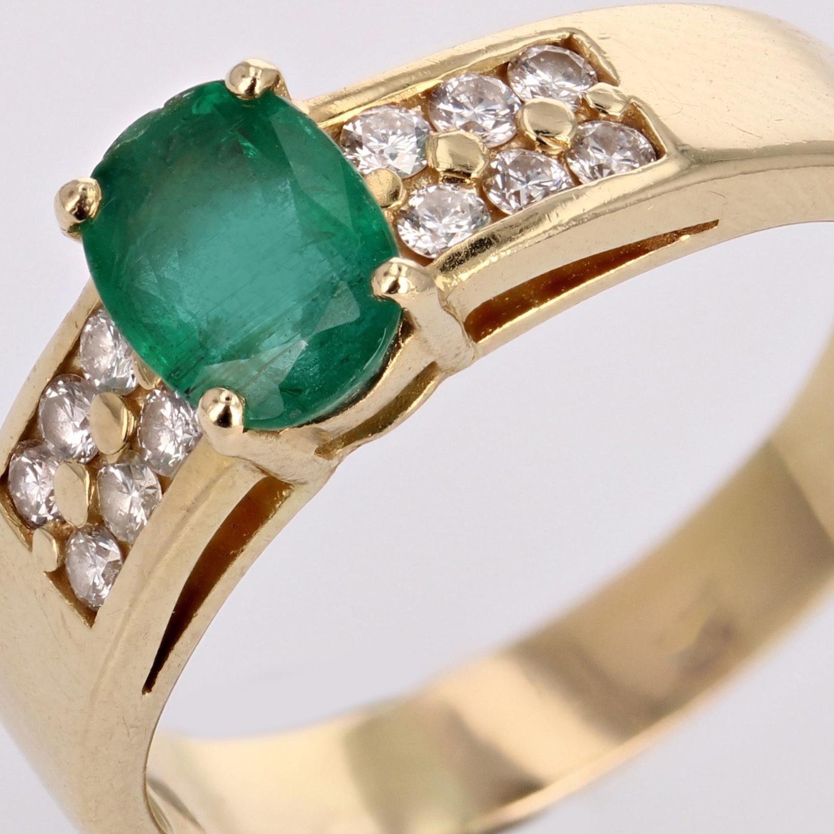 French Modern Emerald Diamond 18 Karat Yellow Gold Ring For Sale 1