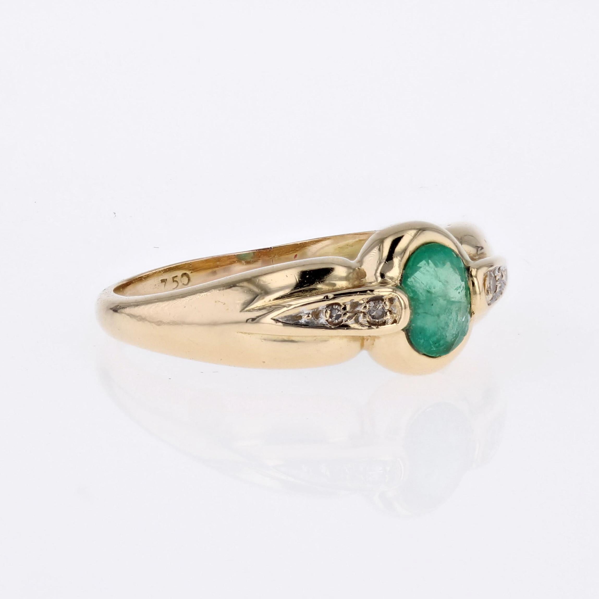 French Modern Emerald Diamonds 18 Karat Yellow Gold Ring For Sale 5