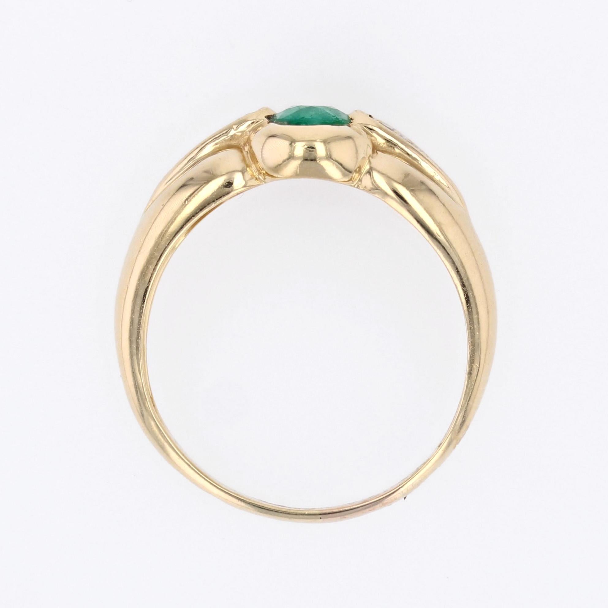 French Modern Emerald Diamonds 18 Karat Yellow Gold Ring For Sale 10