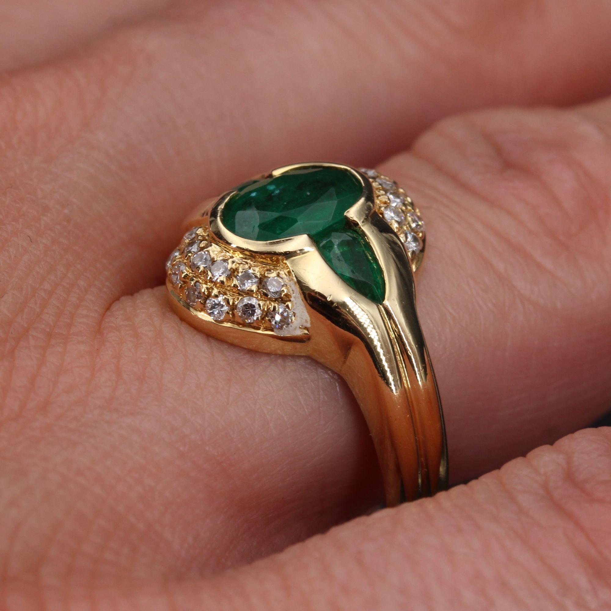 French Modern Emeralds Diamonds 18 Karat Yellow Gold Ring For Sale 5