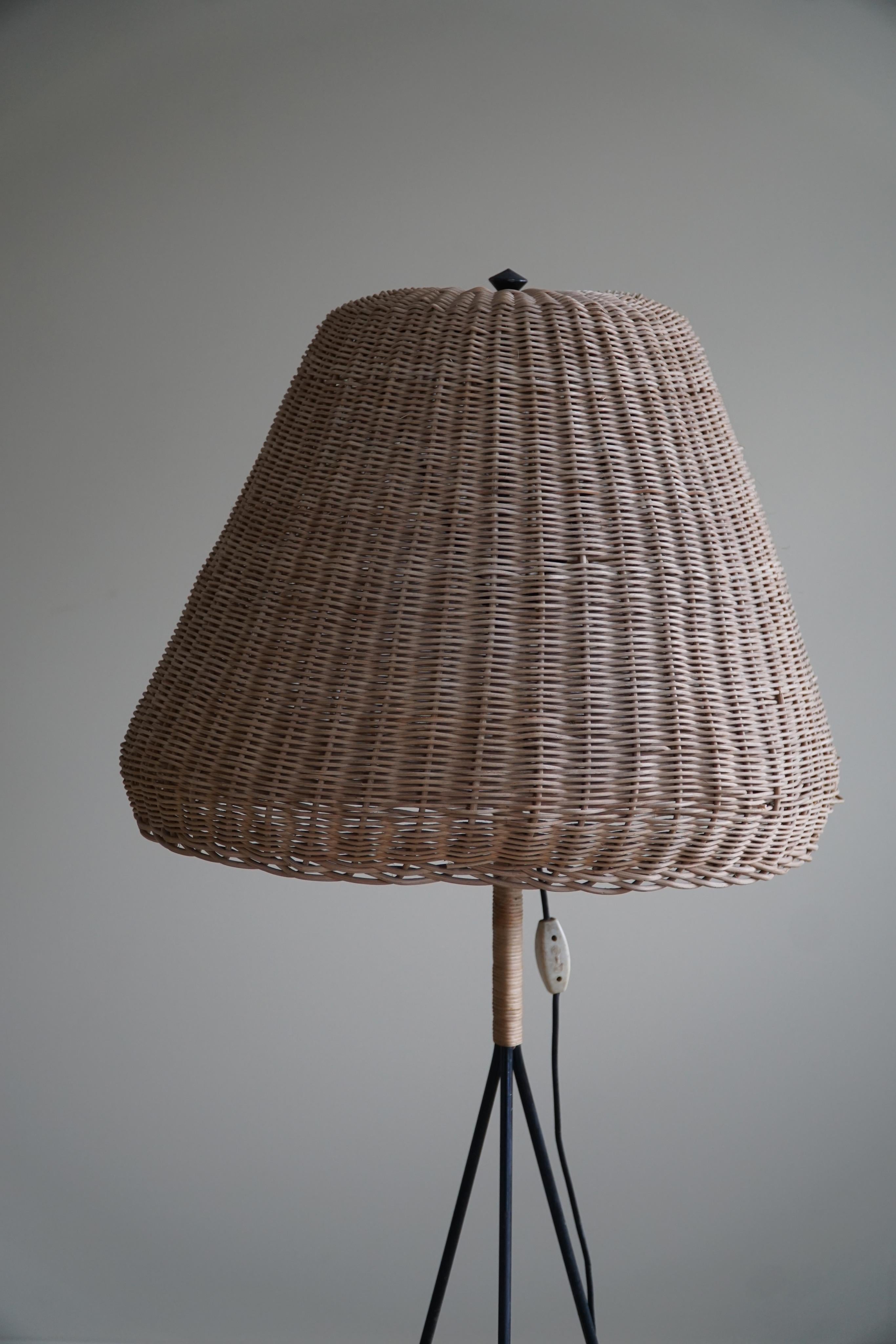 French Modern, Floor Lamp in Rattan and Steel, Mid Century, 1960s For Sale 5