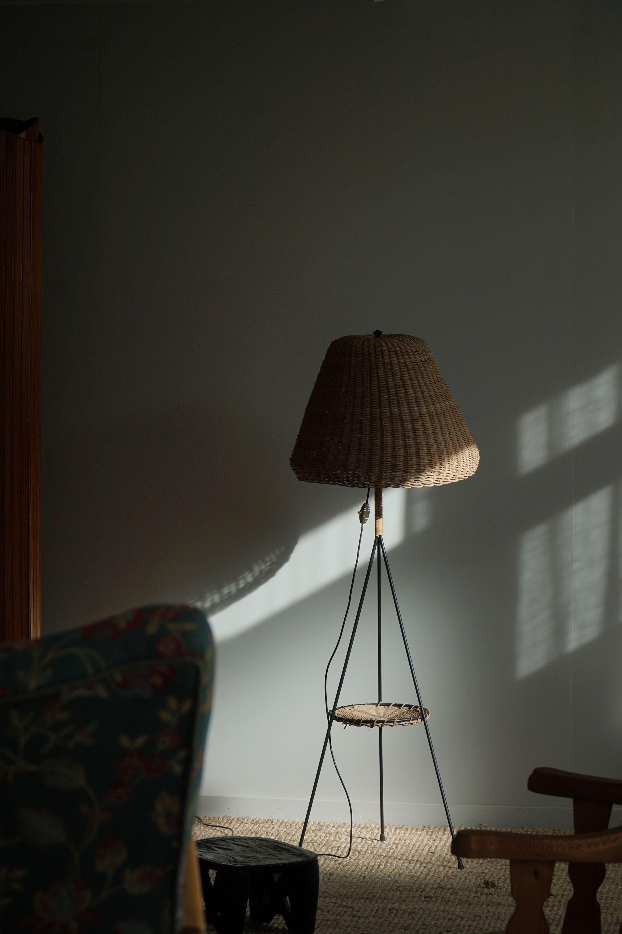 French Modern, Floor Lamp in Rattan and Steel, Mid Century, 1960s For Sale 1