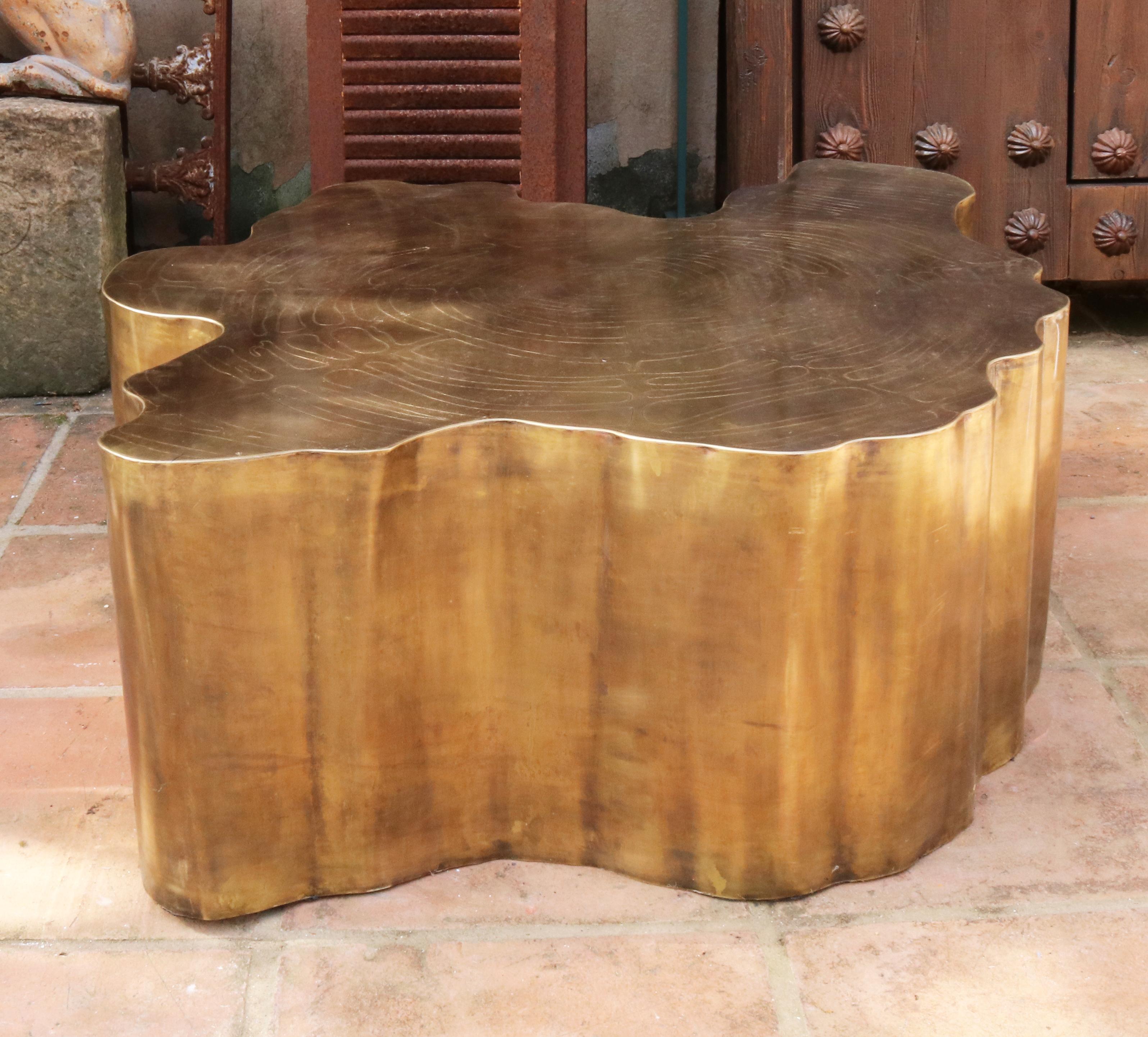 French Modern Gilded Brass Table in a Golden Matte Finish In Good Condition In Marbella, ES