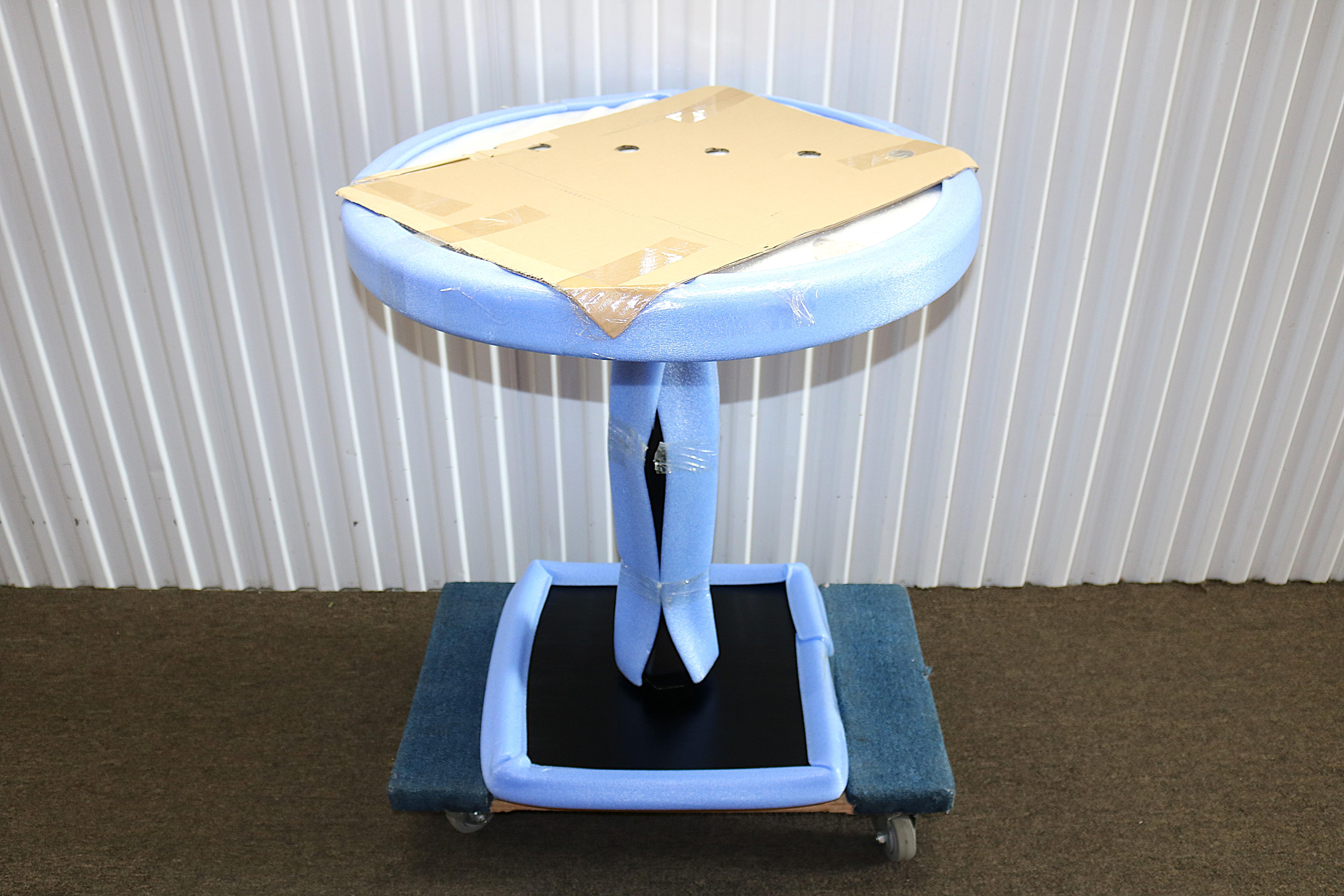 Table de salle à manger ou table de conférence moderne française Hamilton Conte 28