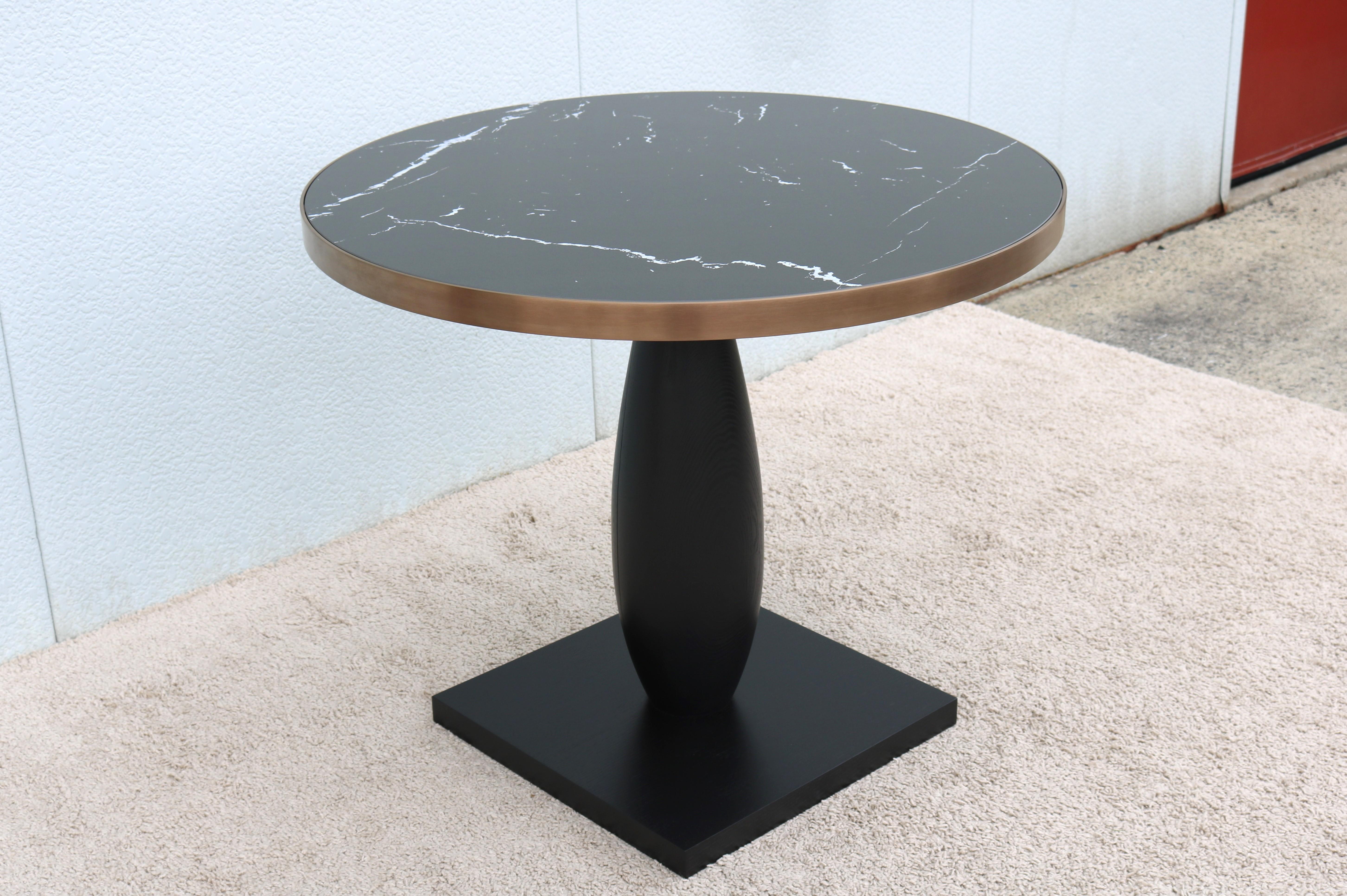 Table de salle à manger moderne française Hamilton Conte 36