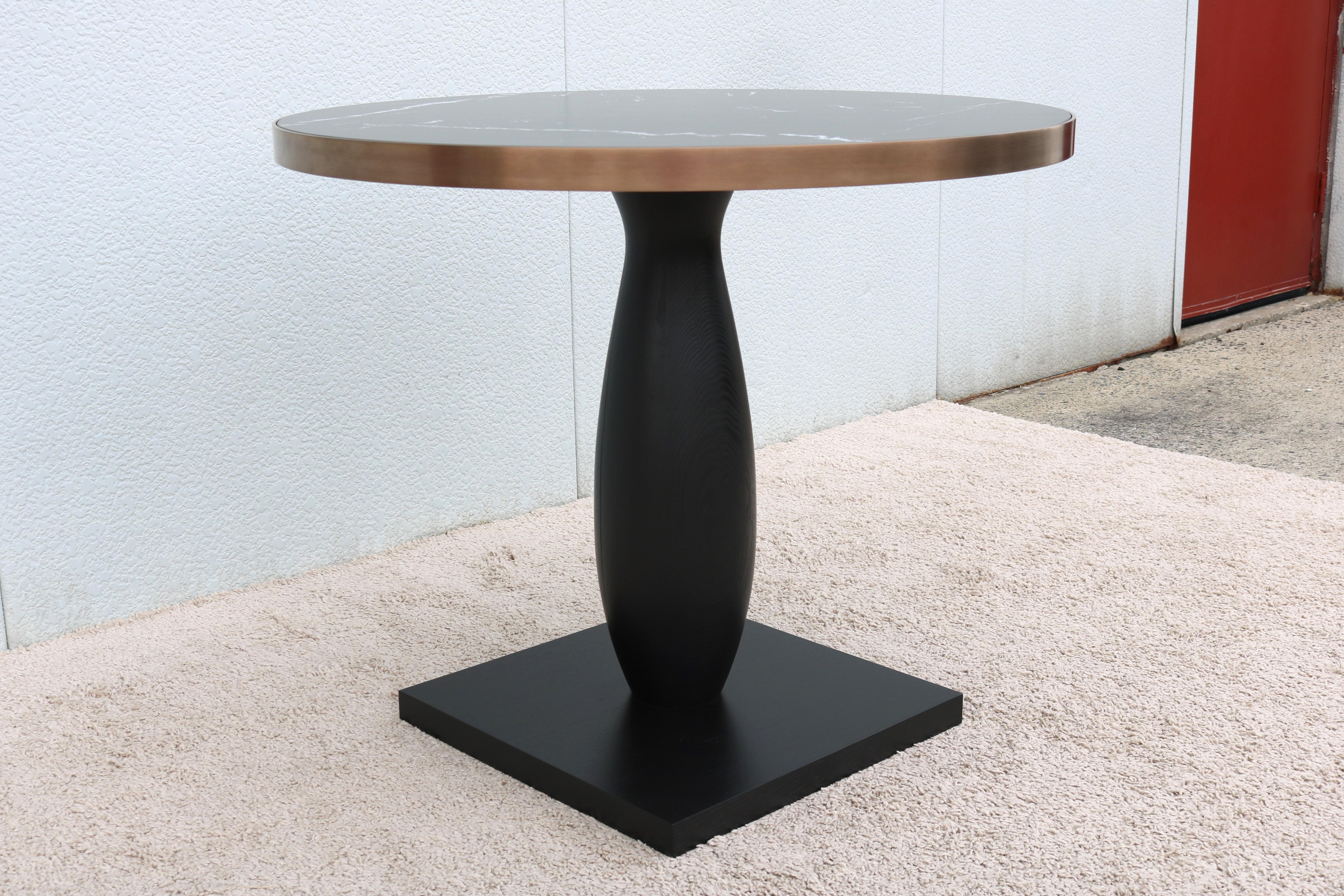 Table de salle à manger moderne française Hamilton Conte 36