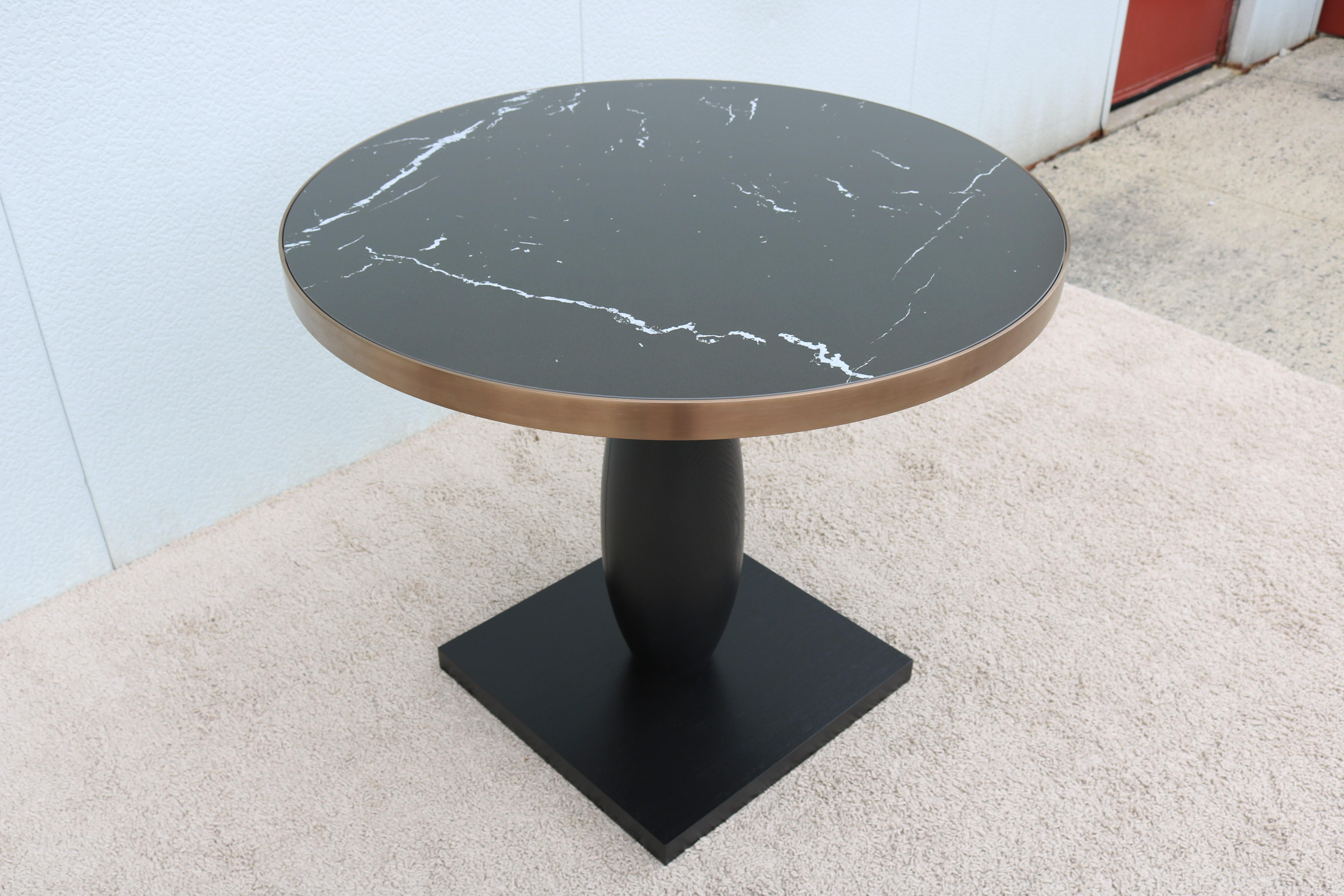 Table de salle à manger moderne française Hamilton Conte 36